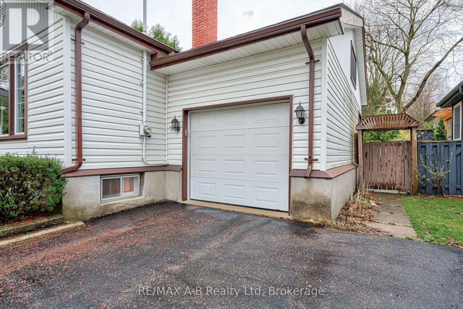 152 Birmingham Street, Stratford, Ontario  N5A 2T2 - Photo 3 - X13019068