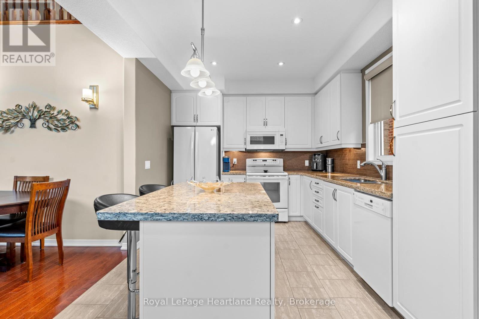 10 Macpherson Avenue, Huron East, Ontario  N0K 1W0 - Photo 17 - X13019076