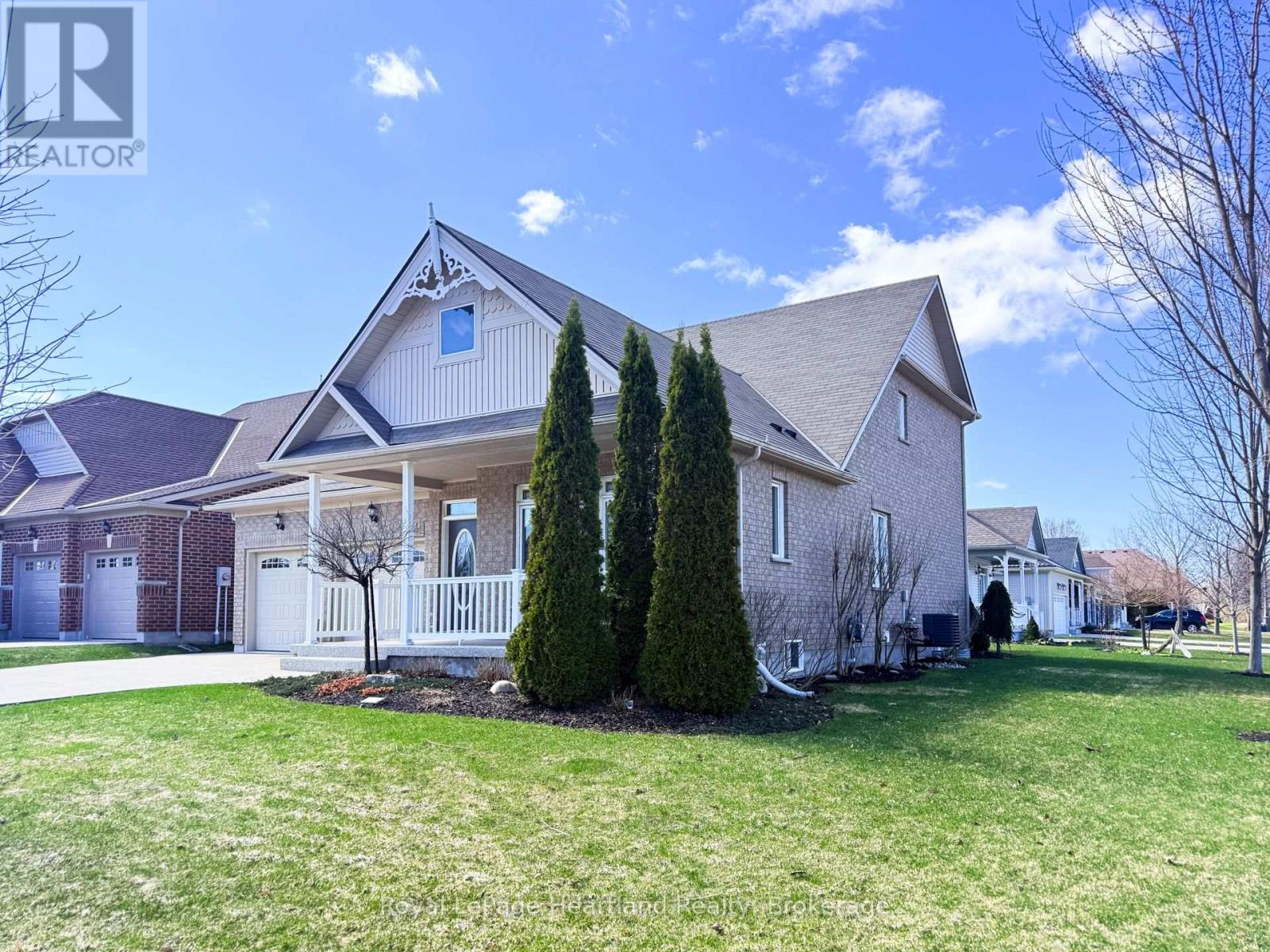 10 Macpherson Avenue, Huron East, Ontario  N0K 1W0 - Photo 2 - X13019076