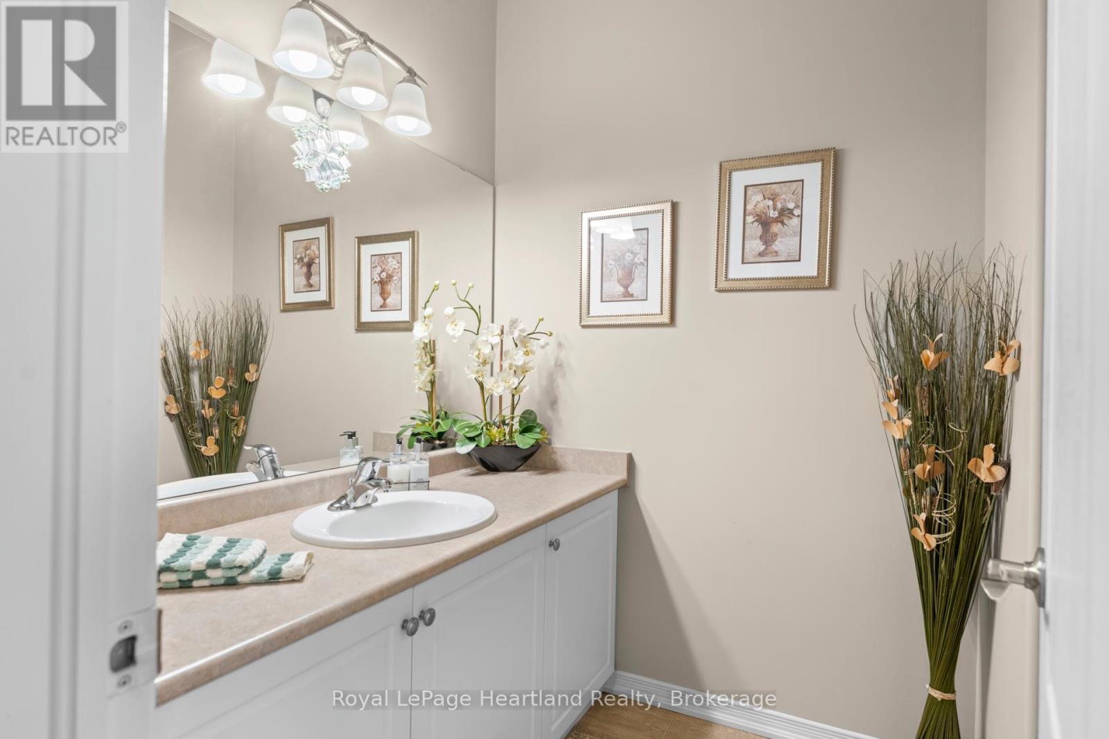 10 Macpherson Avenue, Huron East, Ontario  N0K 1W0 - Photo 9 - X13019076