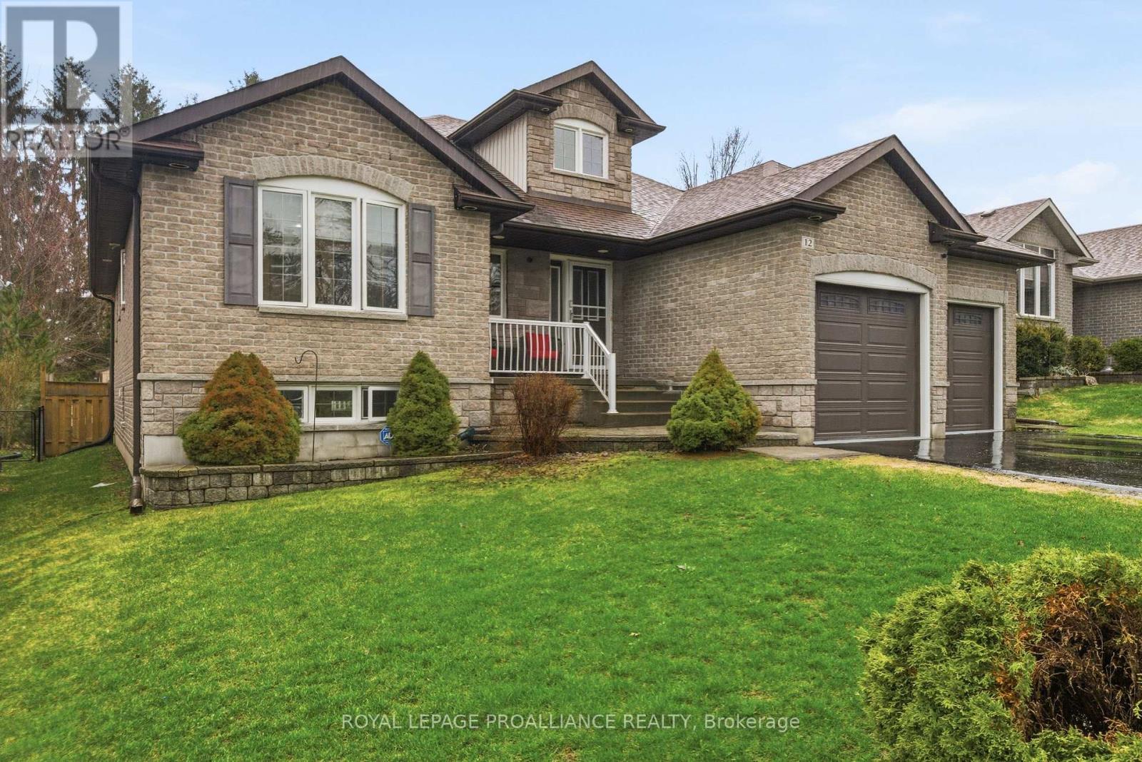 12 Pine Marsh Lane, Quinte West, Ontario  K8V 0A5 - Photo 2 - X13019100