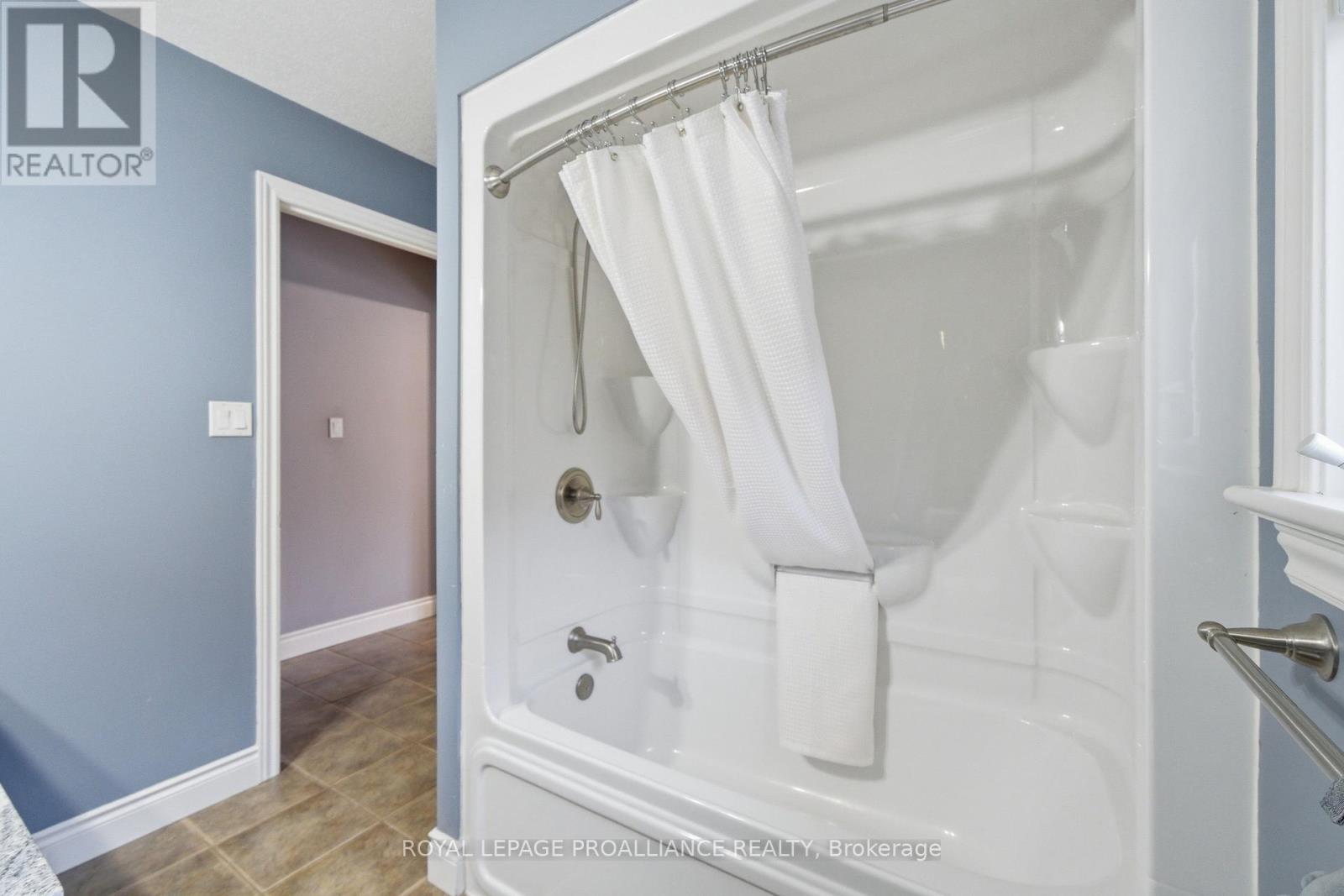 12 Pine Marsh Lane, Quinte West, Ontario  K8V 0A5 - Photo 22 - X13019100