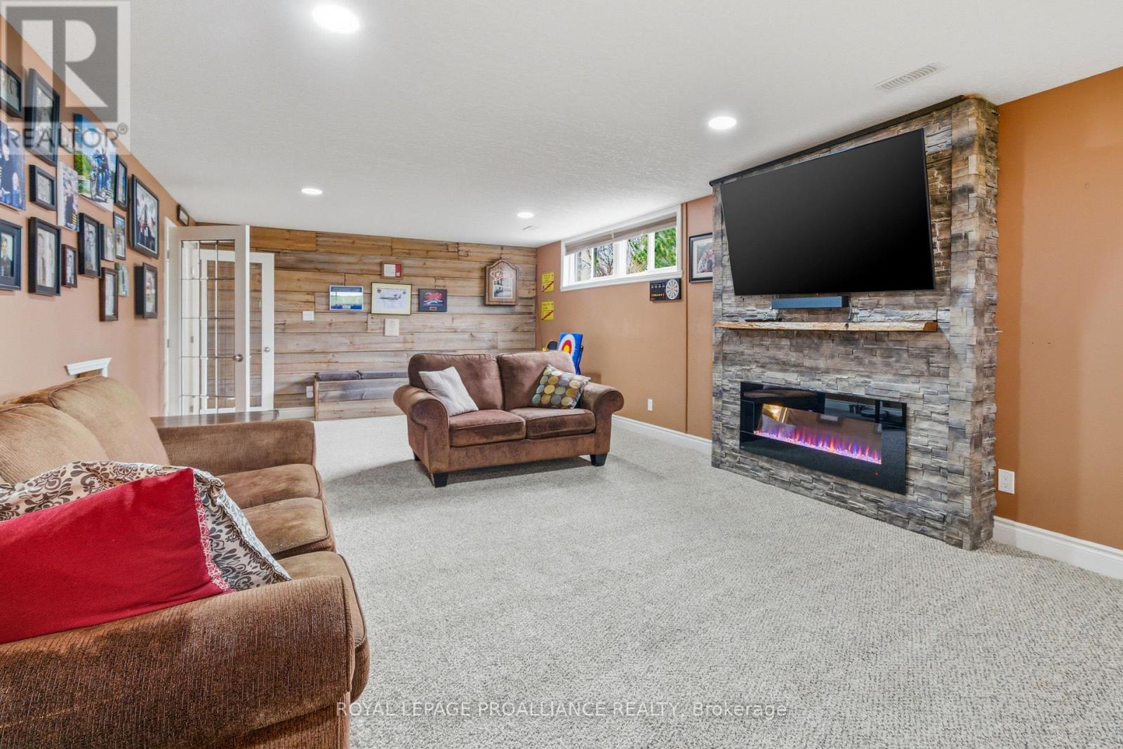 12 Pine Marsh Lane, Quinte West, Ontario  K8V 0A5 - Photo 33 - X13019100