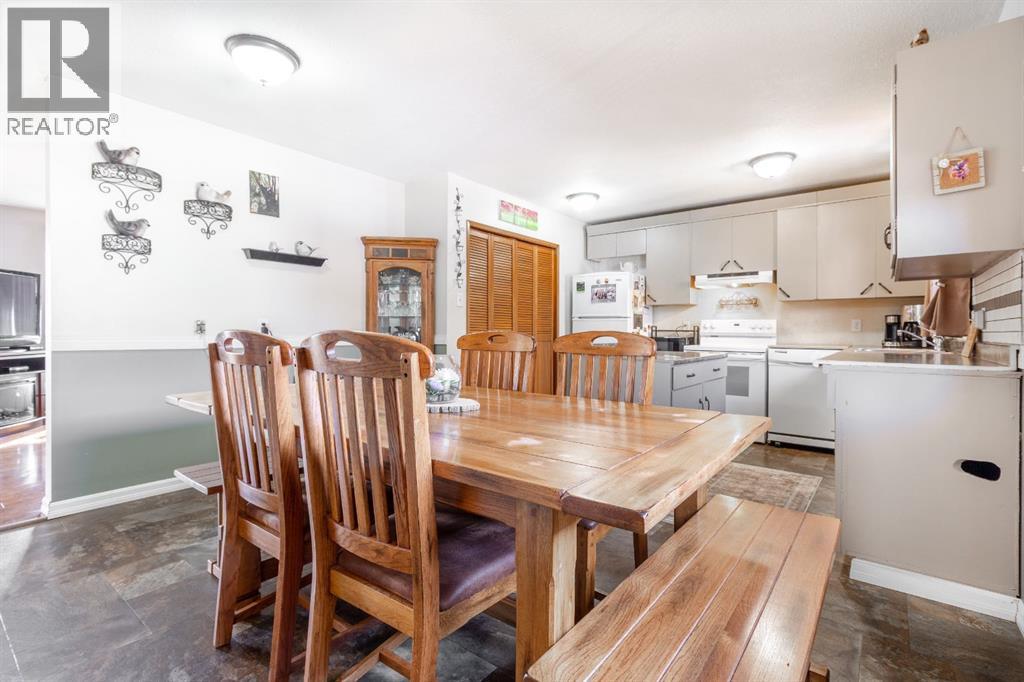 203 Percy Street, Bittern Lake, Alberta  T0C 0L0 - Photo 3 - A2296057