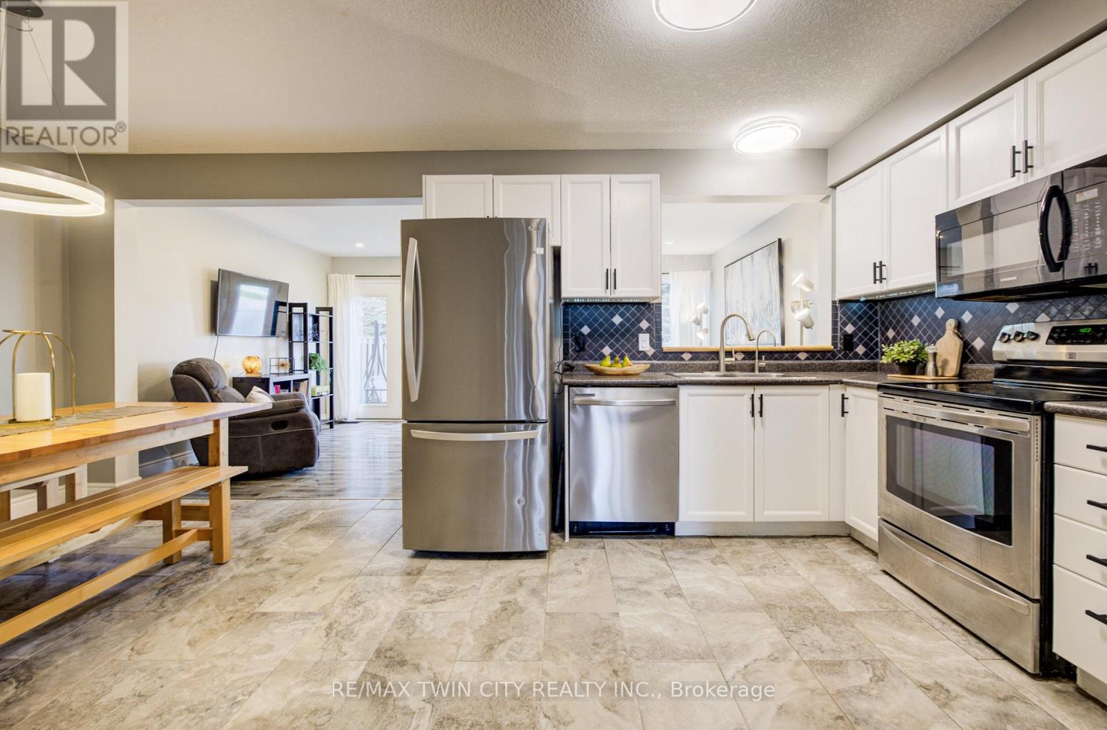 444 Annapolis Court, Waterloo, Ontario  N2K 4E7 - Photo 8 - X13001414