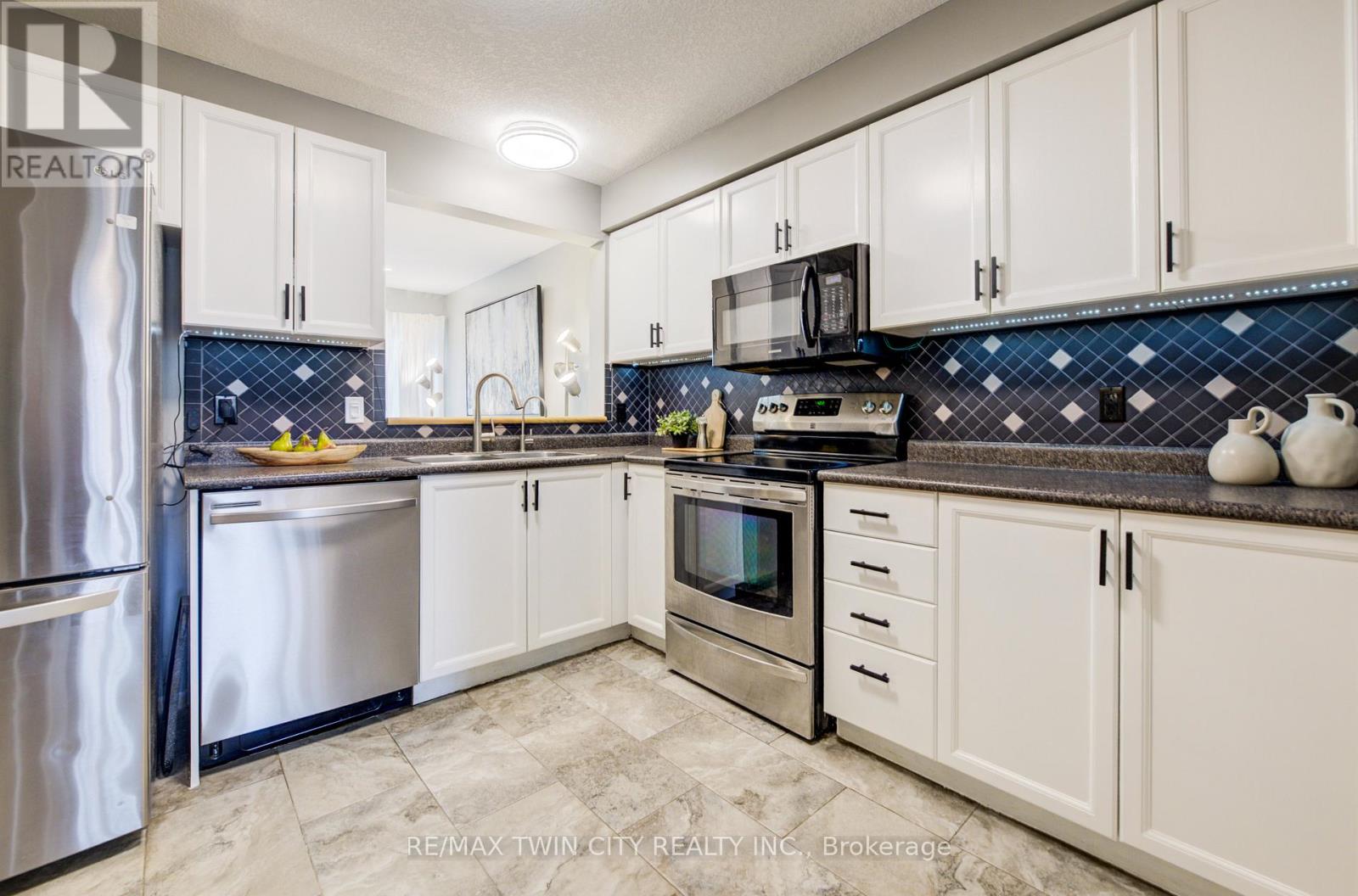 444 Annapolis Court, Waterloo, Ontario  N2K 4E7 - Photo 9 - X13001414