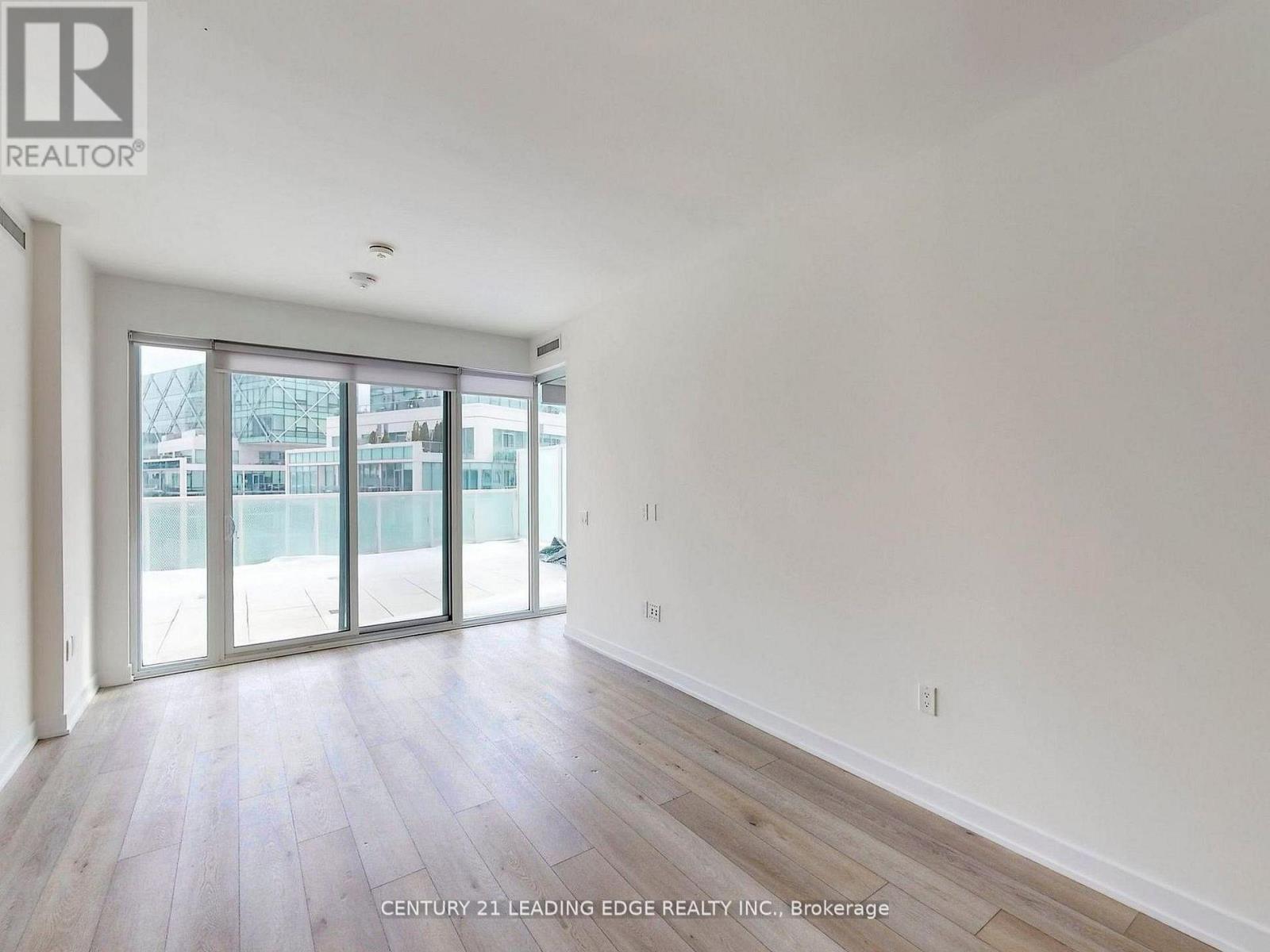 1002 - 15 Queens Quay E, Toronto, Ontario  M5E 0C5 - Photo 3 - C13018996