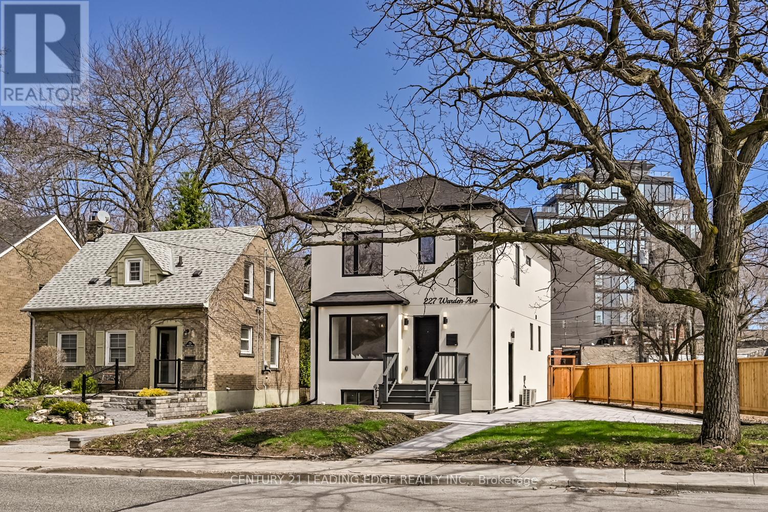 227 WARDEN AVENUE, Toronto, Ontario