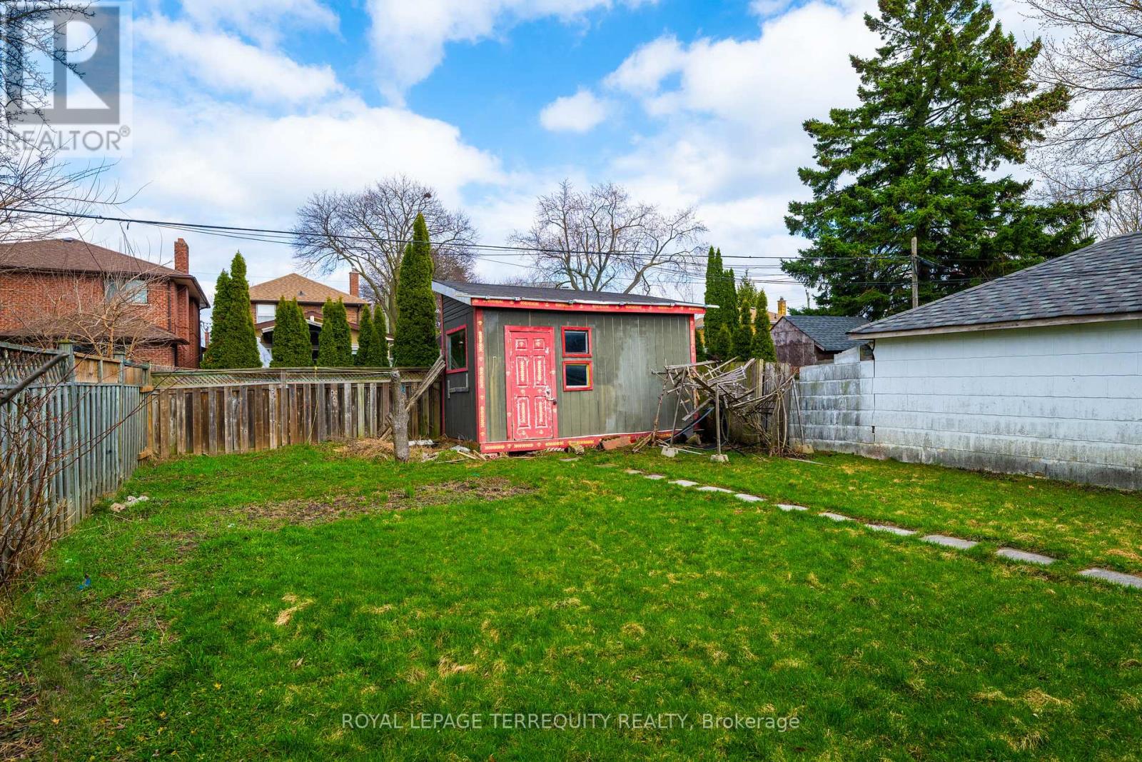 27 Phillip Avenue, Toronto, Ontario  M1N 3P8 - Photo 24 - E13019008