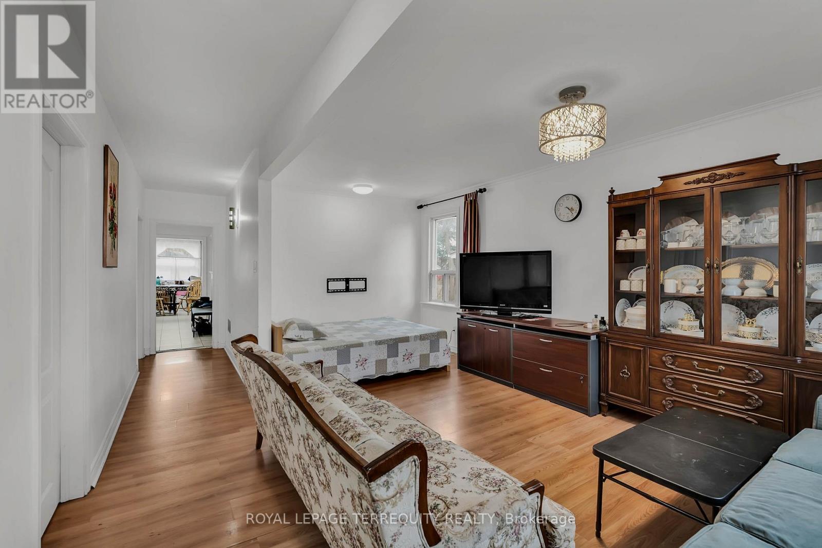 27 Phillip Avenue, Toronto, Ontario  M1N 3P8 - Photo 6 - E13019008