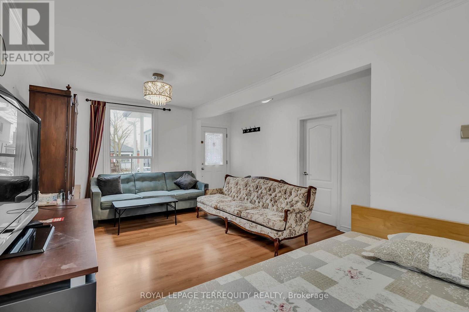 27 Phillip Avenue, Toronto, Ontario  M1N 3P8 - Photo 8 - E13019008