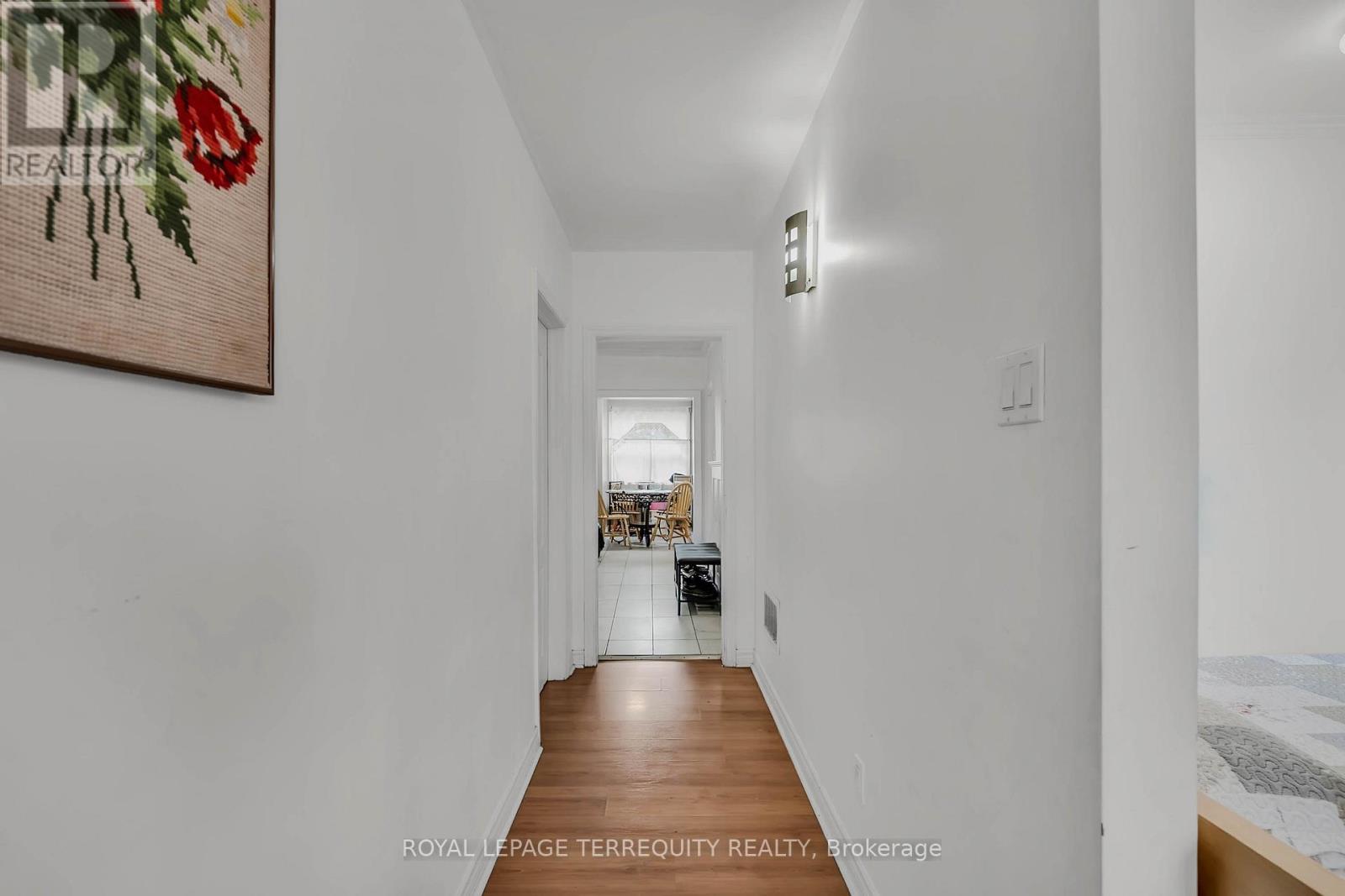 27 Phillip Avenue, Toronto, Ontario  M1N 3P8 - Photo 9 - E13019008