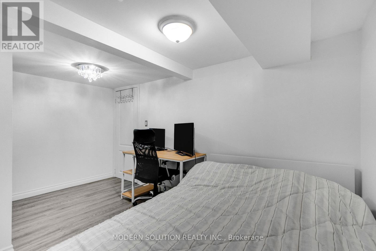 741 Milverton Boulevard, Toronto (Woodbine-Lumsden), Ontario  M4C 1Y3 - Photo 32 - E13019050