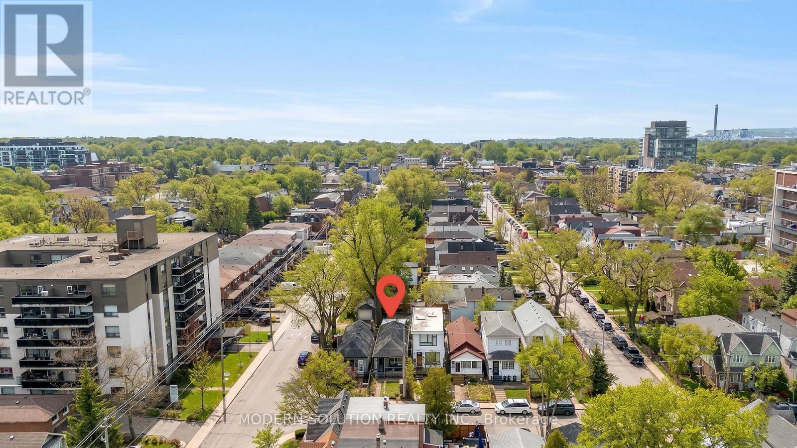 741 Milverton Boulevard, Toronto (Woodbine-Lumsden), Ontario  M4C 1Y3 - Photo 5 - E13019050