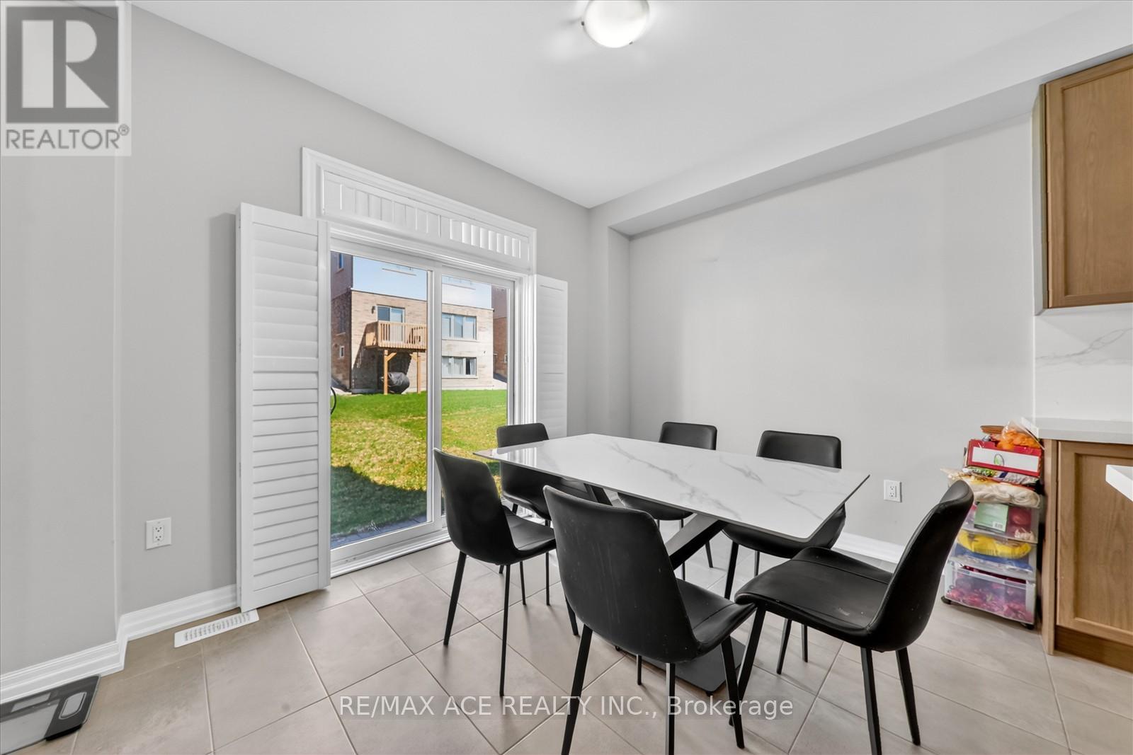 218 Flood Avenue, Clarington, Ontario  L1B 0W6 - Photo 12 - E13019054