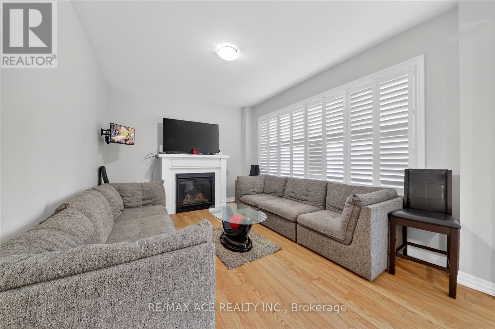 218 Flood Avenue, Clarington, Ontario  L1B 0W6 - Photo 13 - E13019054