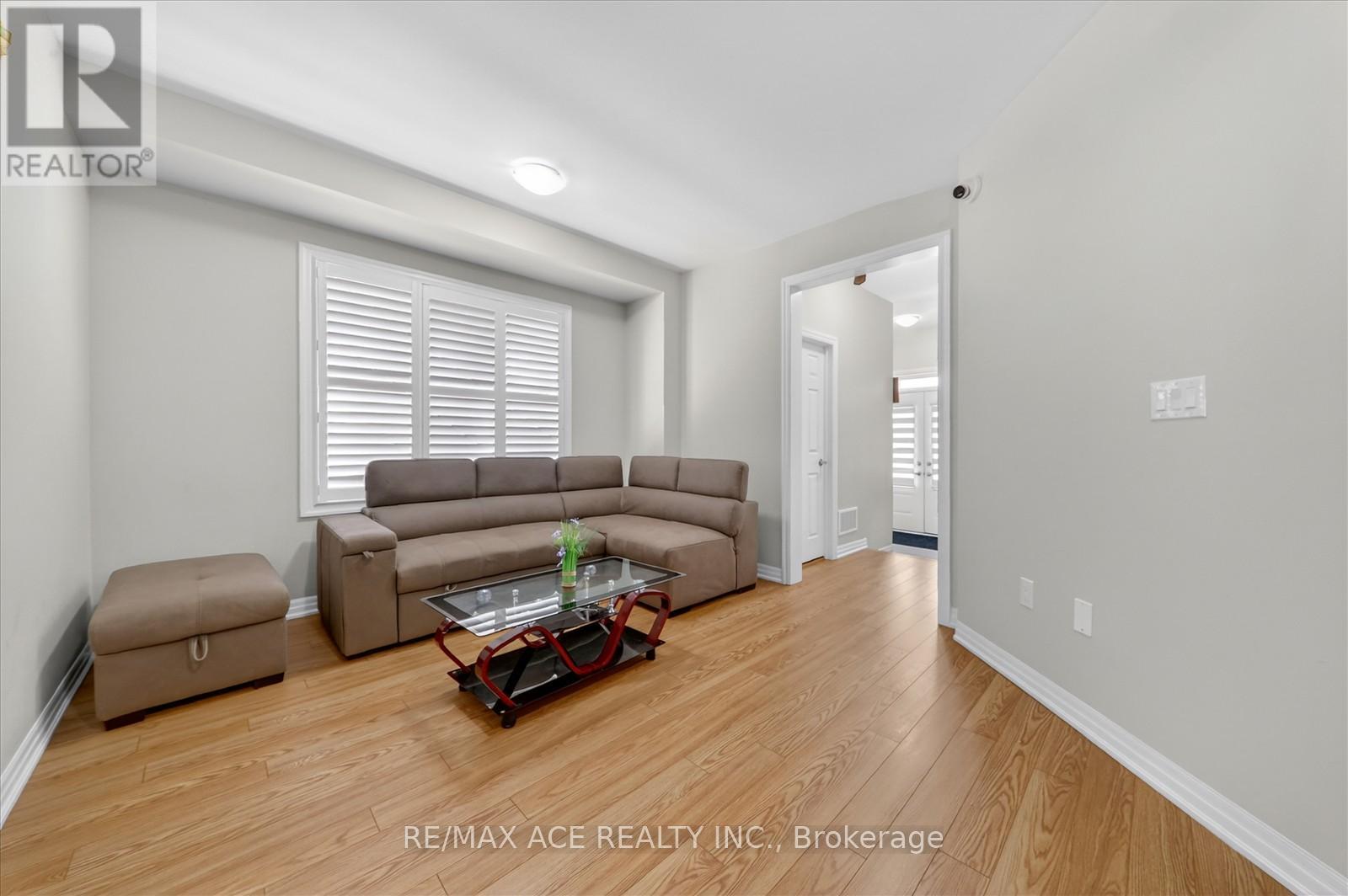 218 Flood Avenue, Clarington, Ontario  L1B 0W6 - Photo 7 - E13019054