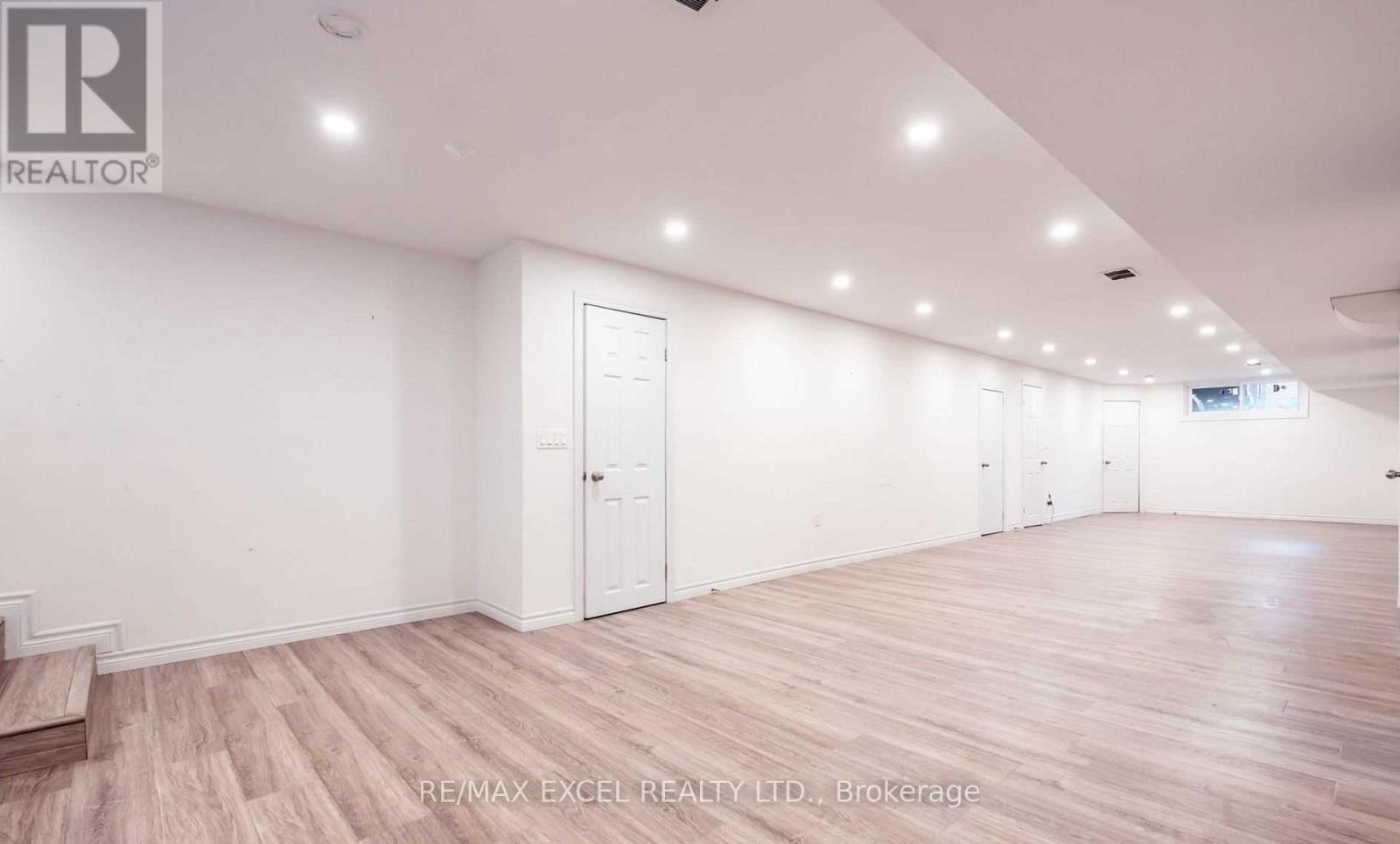 899 Glen Street, Oshawa, Ontario  L1J 3T9 - Photo 3 - E13019148