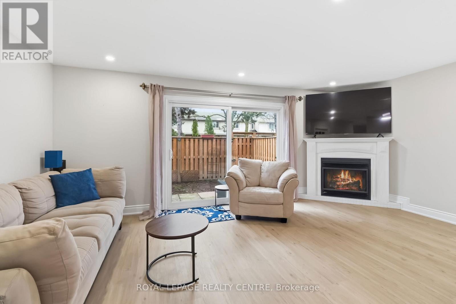 683 Woodward Avenue, Milton (Dp Dorset Park), Ontario  L9T 3K4 - Photo 3 - W13016122