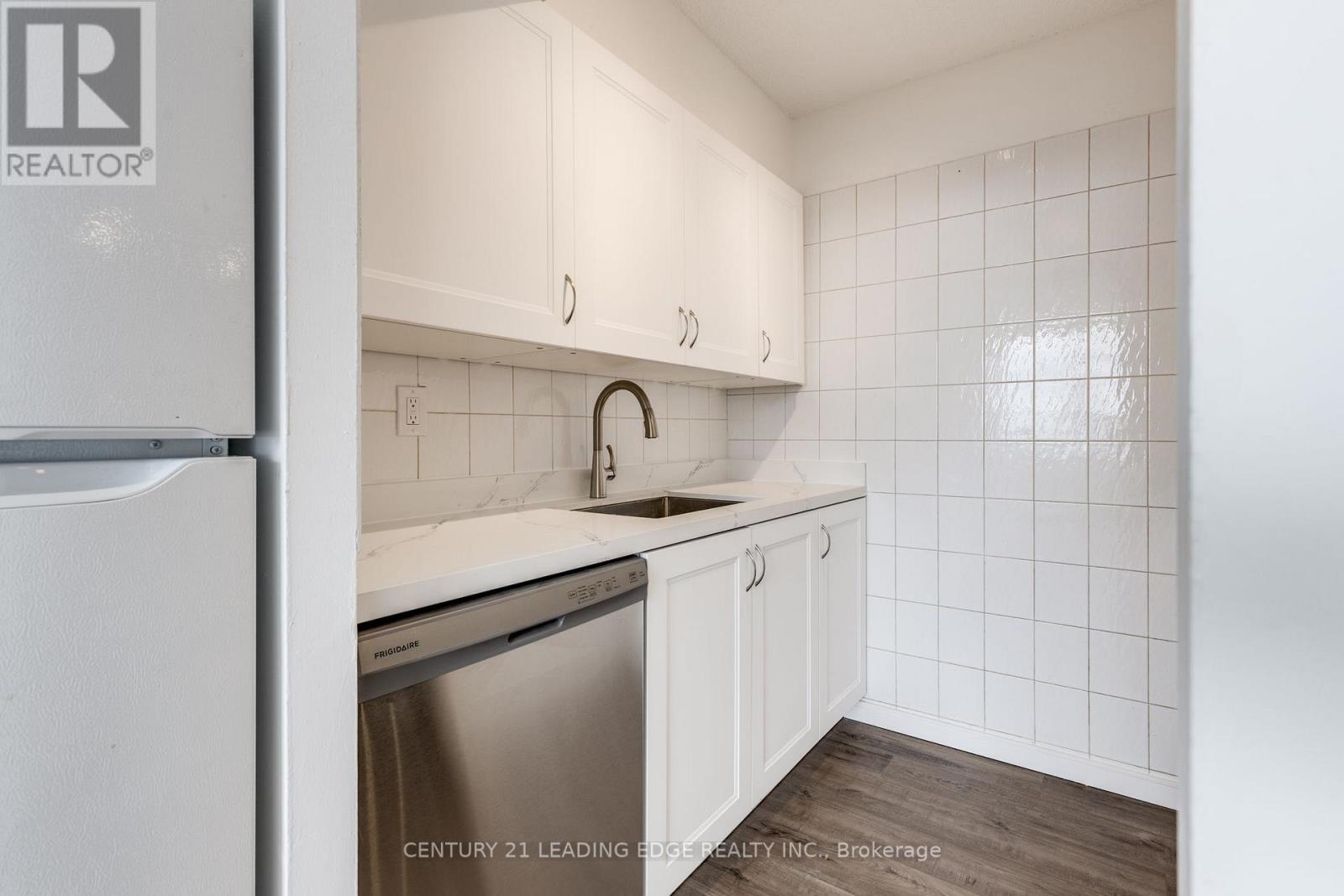 1208 - 200 Lotherton Pathway, Toronto, Ontario  M6B 2G9 - Photo 7 - W13018828