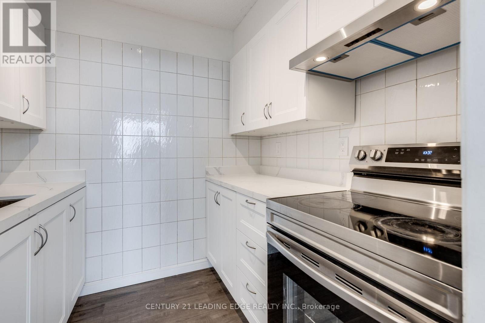 1208 - 200 Lotherton Pathway, Toronto, Ontario  M6B 2G9 - Photo 6 - W13018828