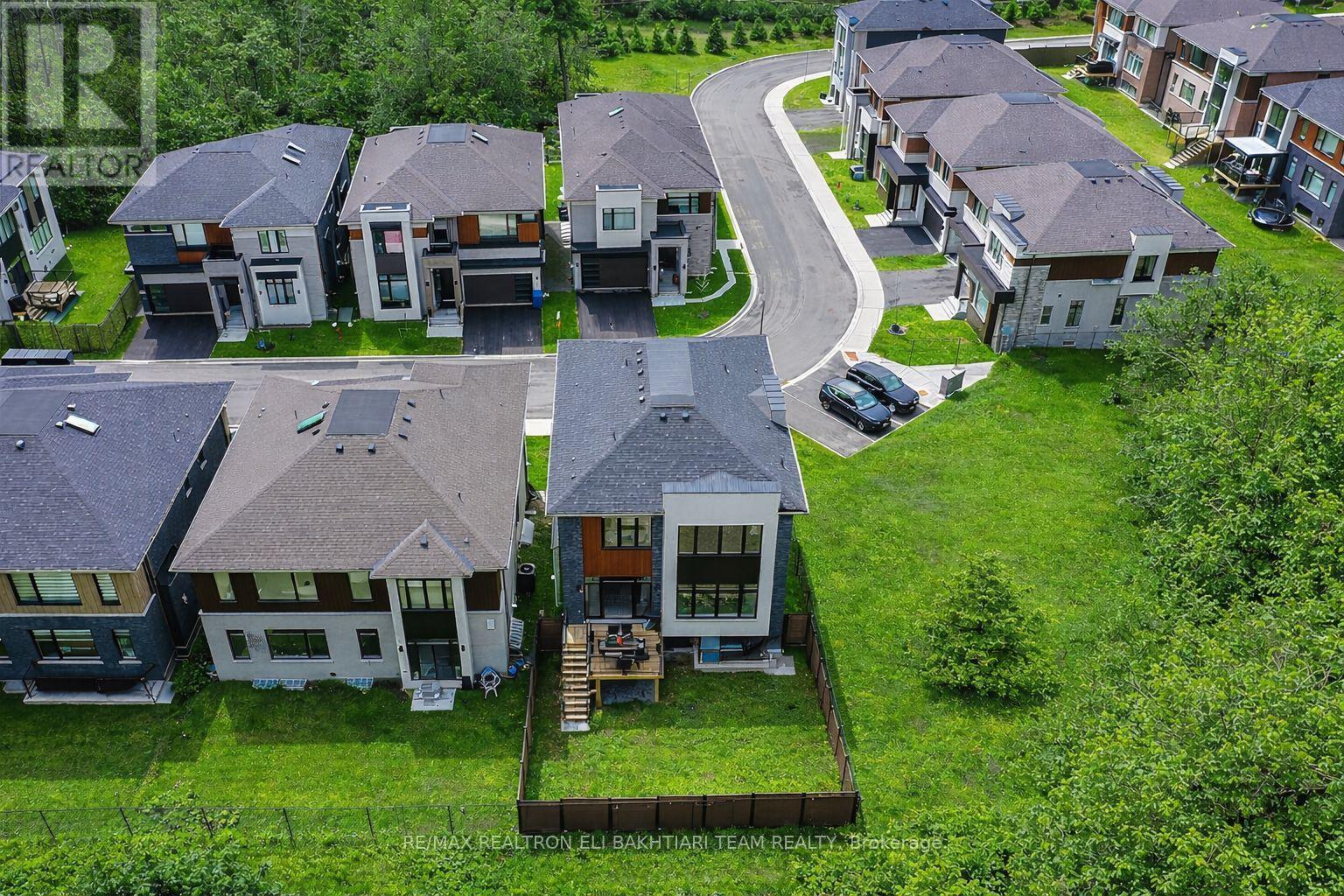 50 Royal Hill Court, Aurora (Aurora Estates), Ontario  L4G 3Z7 - Photo 4 - N13019006