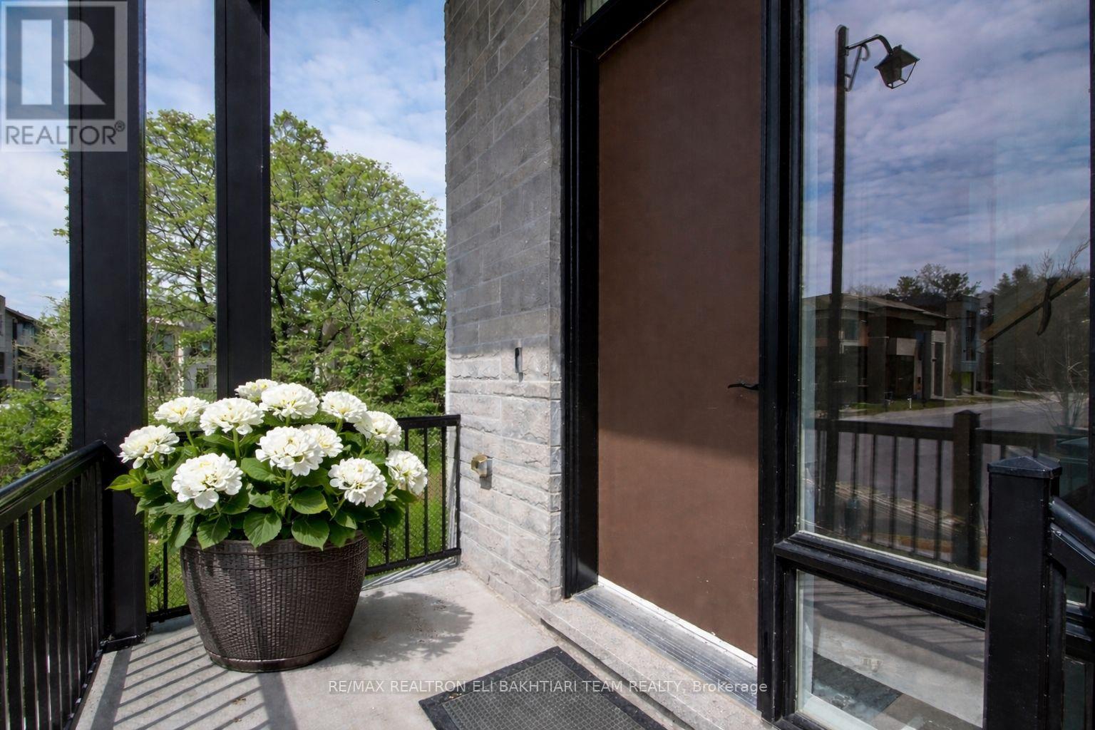 50 Royal Hill Court, Aurora (Aurora Estates), Ontario  L4G 3Z7 - Photo 8 - N13019006