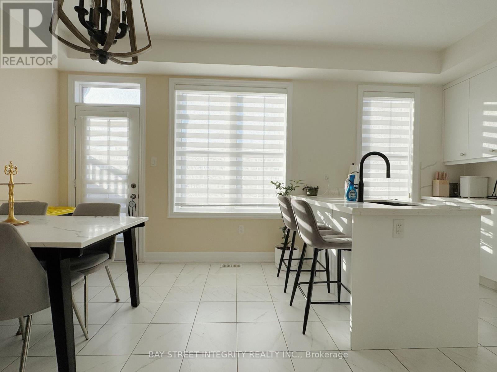 7 - 2267 Major Mackenzie Drive W, Vaughan, Ontario  L6A 5A8 - Photo 4 - N13019044