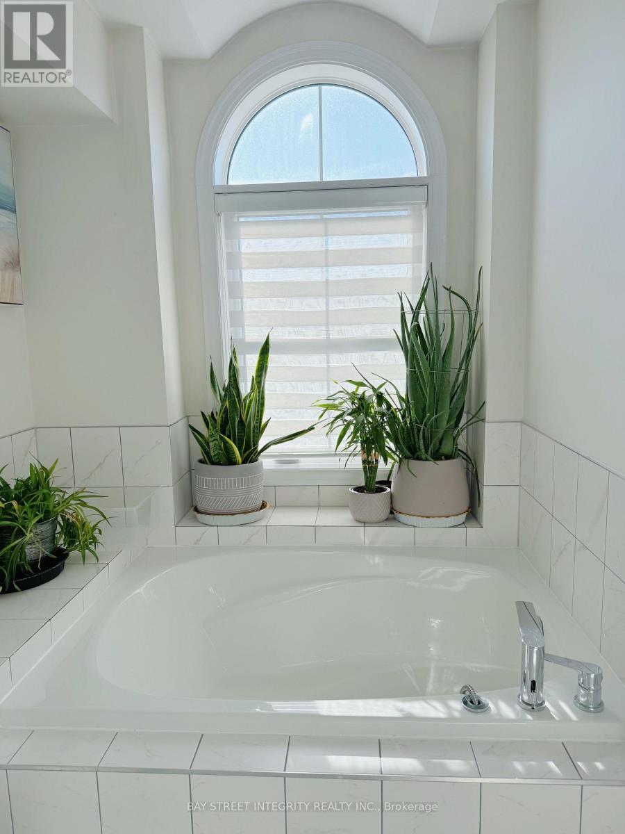 7 - 2267 Major Mackenzie Drive W, Vaughan, Ontario  L6A 5A8 - Photo 7 - N13019044