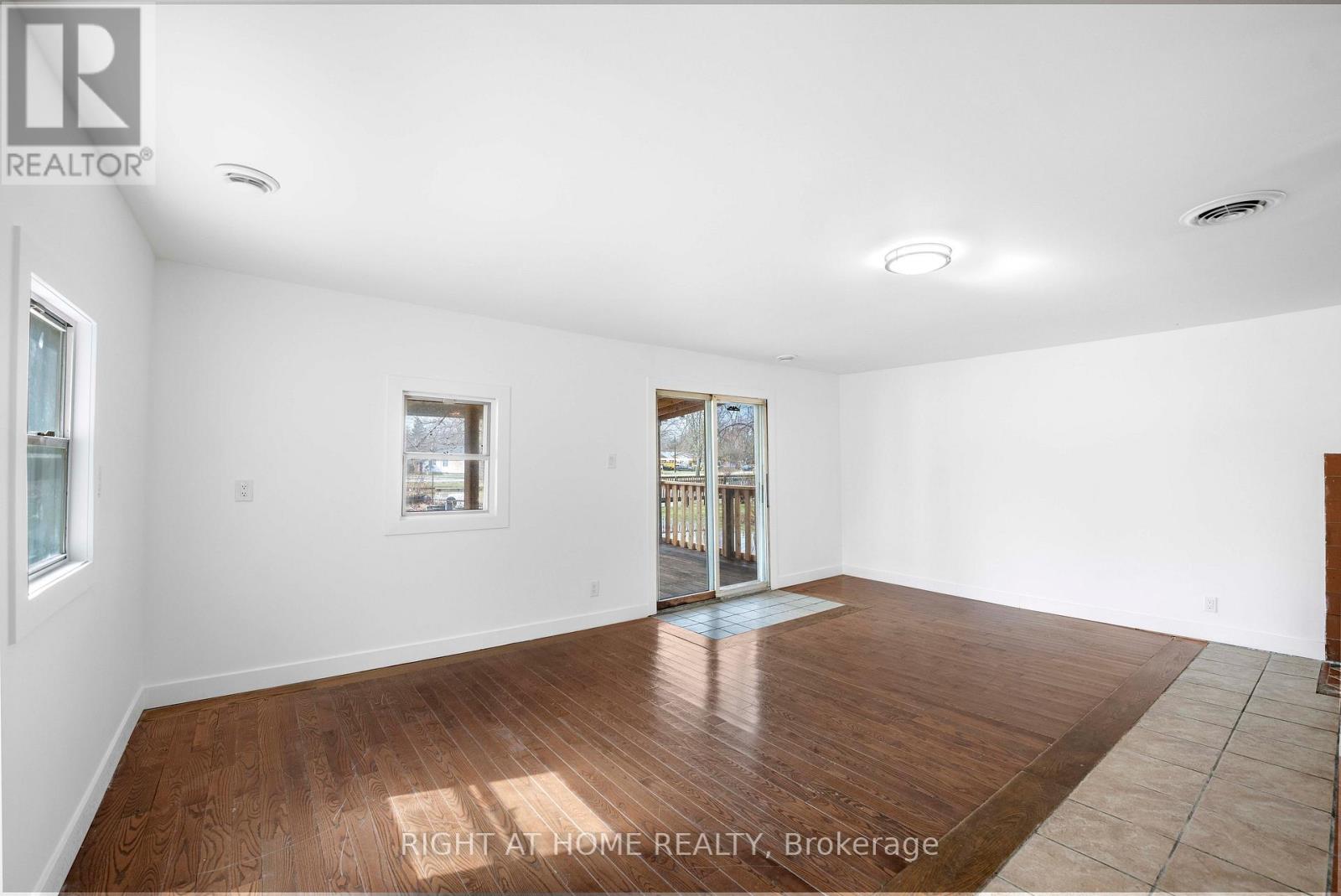 260 Beach Road, Innisfil (Gilford), Ontario  L0L 1R0 - Photo 11 - N13019110