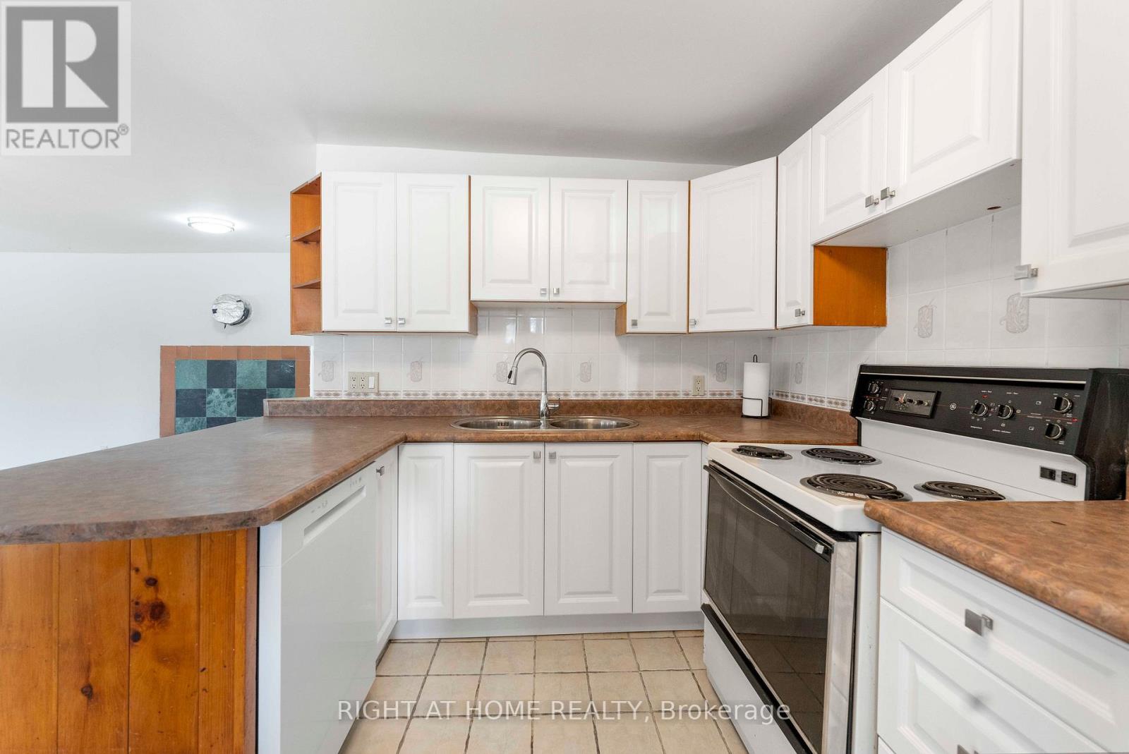 260 Beach Road, Innisfil (Gilford), Ontario  L0L 1R0 - Photo 17 - N13019110