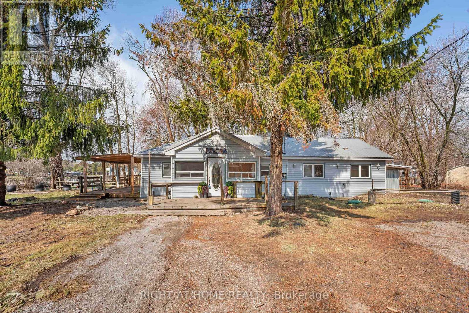 260 Beach Road, Innisfil (Gilford), Ontario  L0L 1R0 - Photo 2 - N13019110