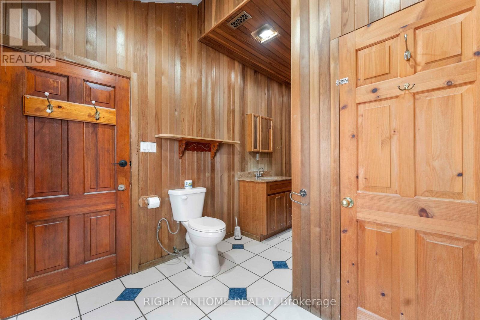 260 Beach Road, Innisfil (Gilford), Ontario  L0L 1R0 - Photo 24 - N13019110