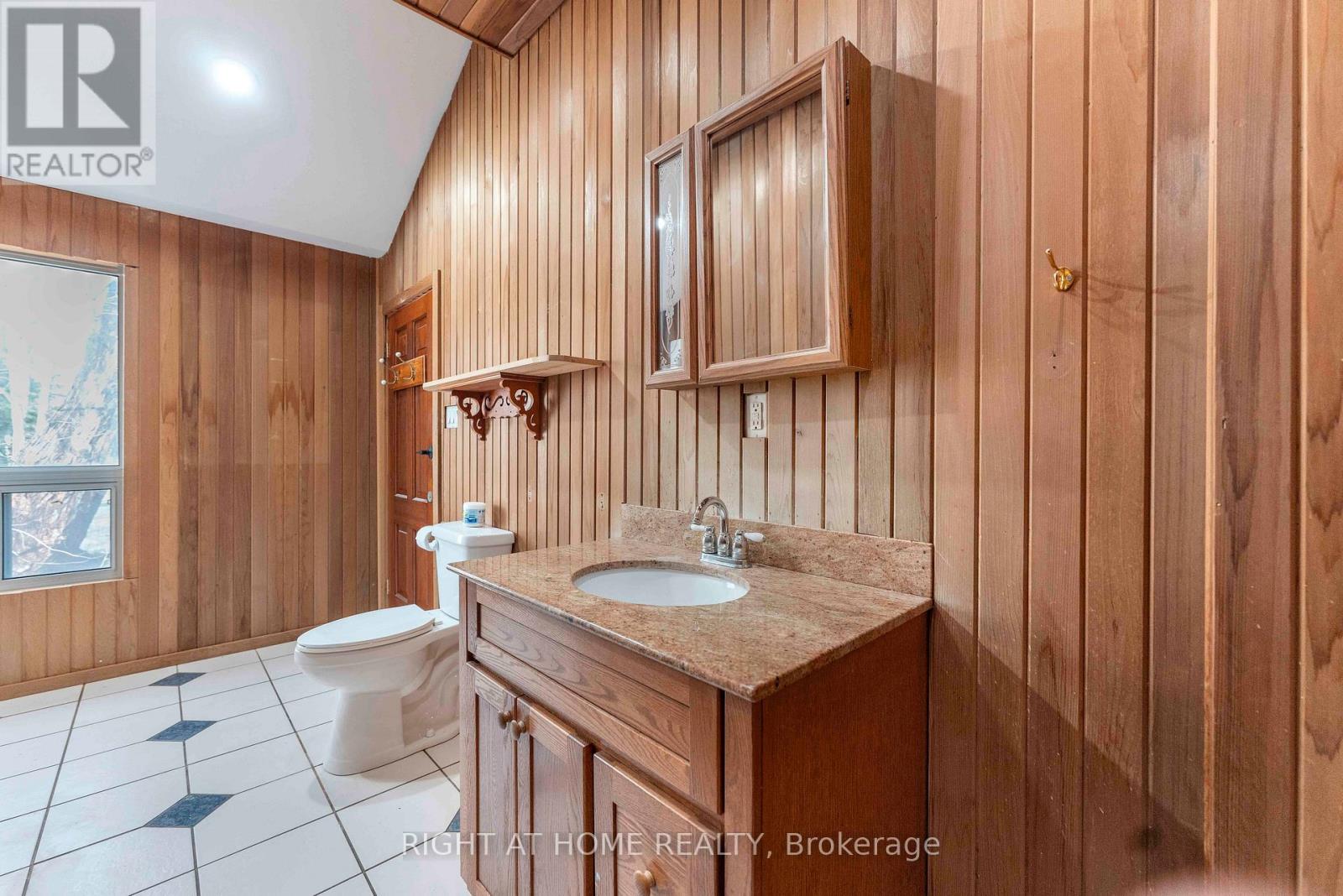 260 Beach Road, Innisfil (Gilford), Ontario  L0L 1R0 - Photo 25 - N13019110