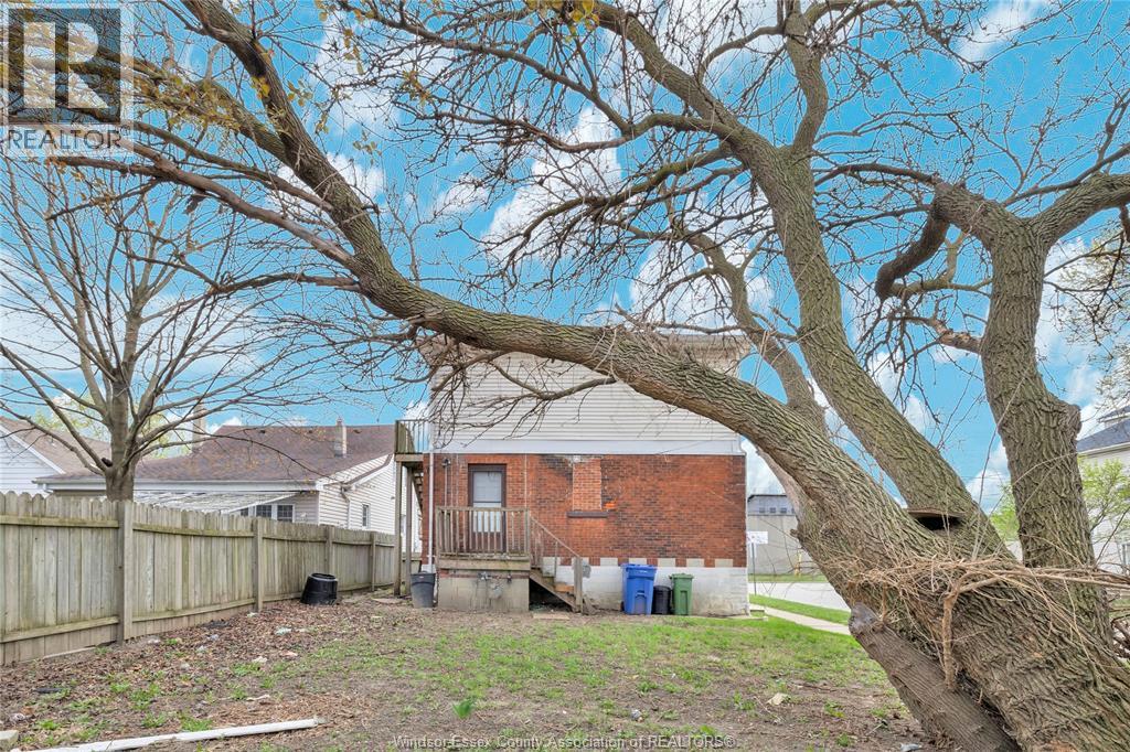 1398 Rooney, Windsor, Ontario  N9B 1K7 - Photo 7 - 26008560