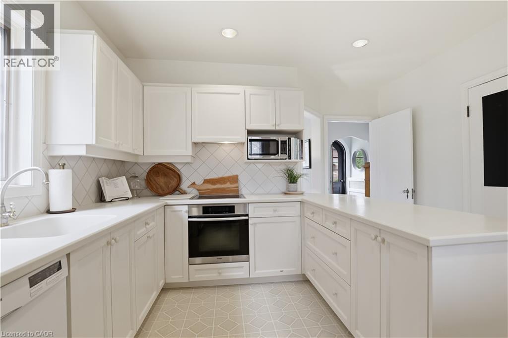 122 Dunbar Road S, Waterloo, Ontario  N2L 2E7 - Photo 10 - 40822205