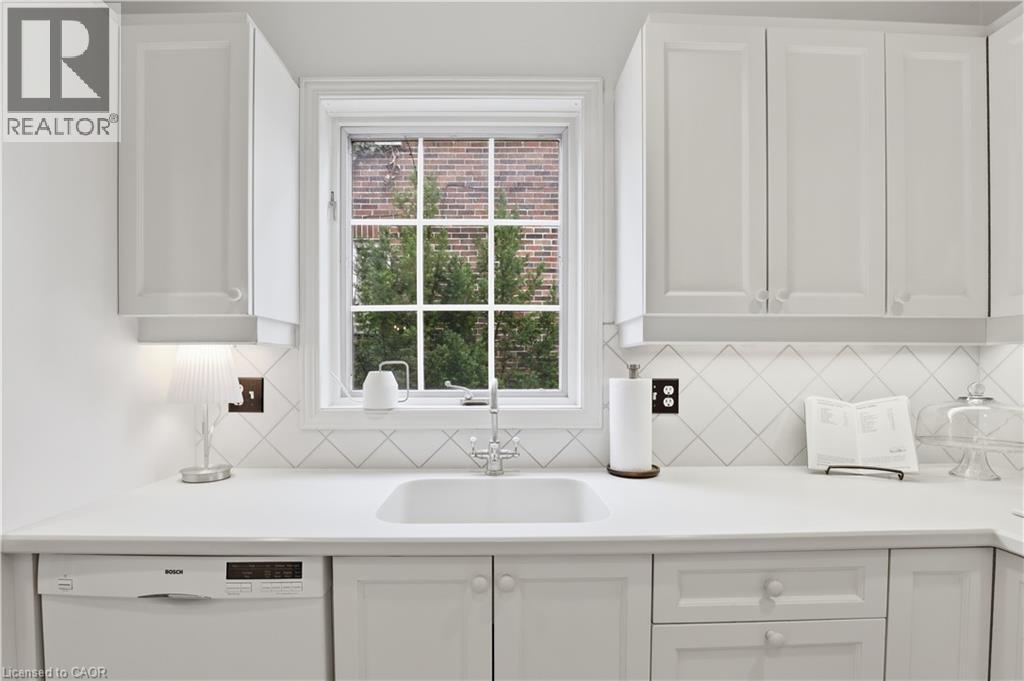 122 Dunbar Road S, Waterloo, Ontario  N2L 2E7 - Photo 11 - 40822205