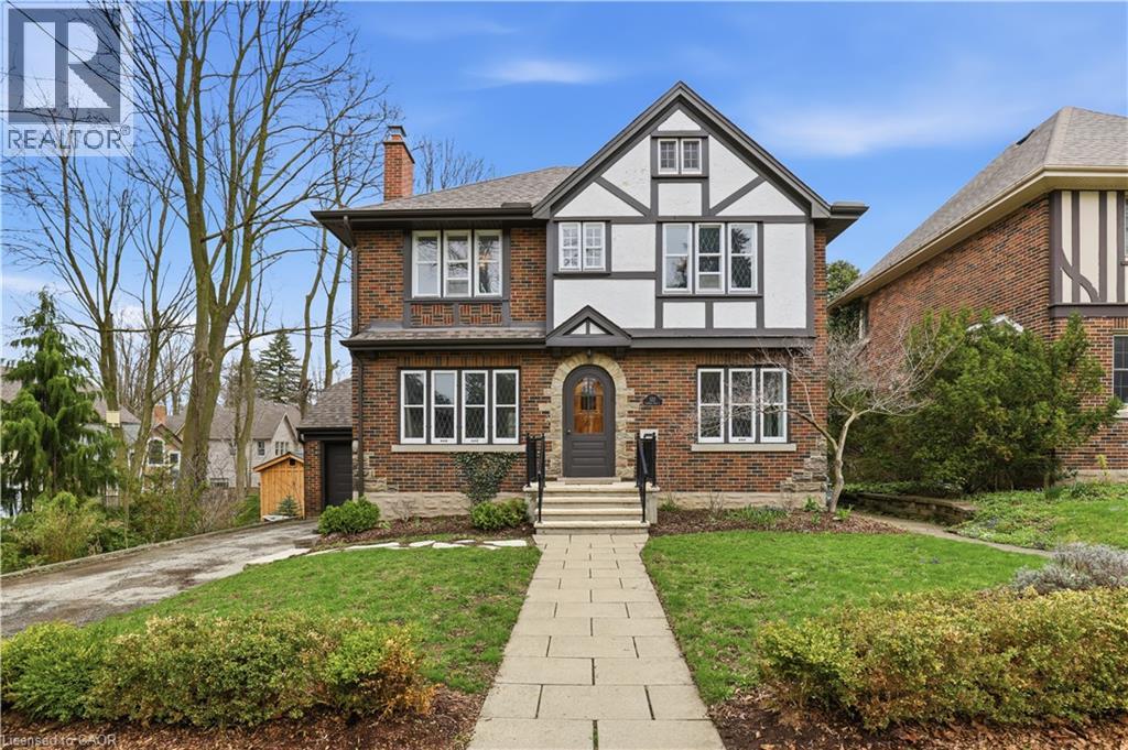 122 Dunbar Road S, Waterloo, Ontario  N2L 2E7 - Photo 2 - 40822205