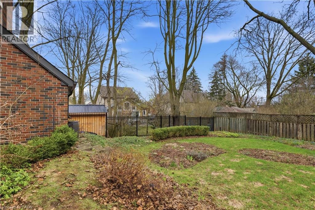 122 Dunbar Road S, Waterloo, Ontario  N2L 2E7 - Photo 27 - 40822205