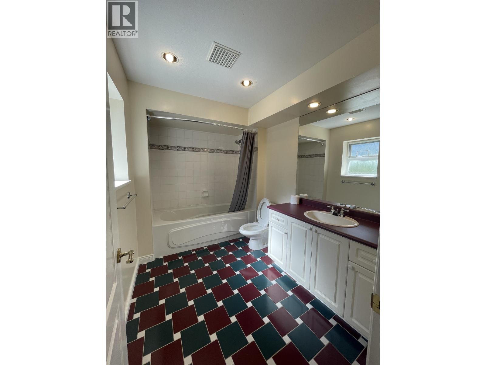 3000 Plateau Boulevard, Coquitlam, British Columbia  V3E 2Y8 - Photo 14 - R3113163