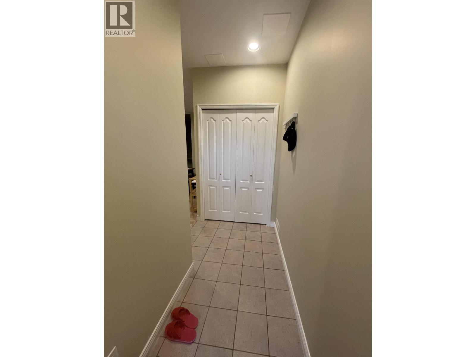 3000 Plateau Boulevard, Coquitlam, British Columbia  V3E 2Y8 - Photo 8 - R3113163