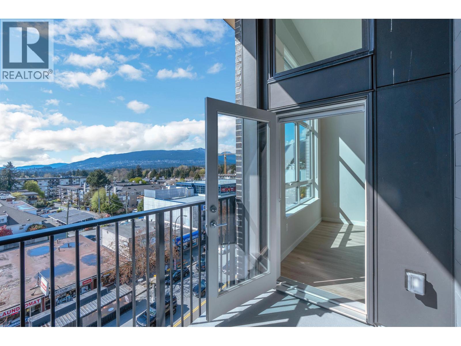 605 110 E 17th Street, North Vancouver, British Columbia  V7L 0K4 - Photo 12 - R3113166