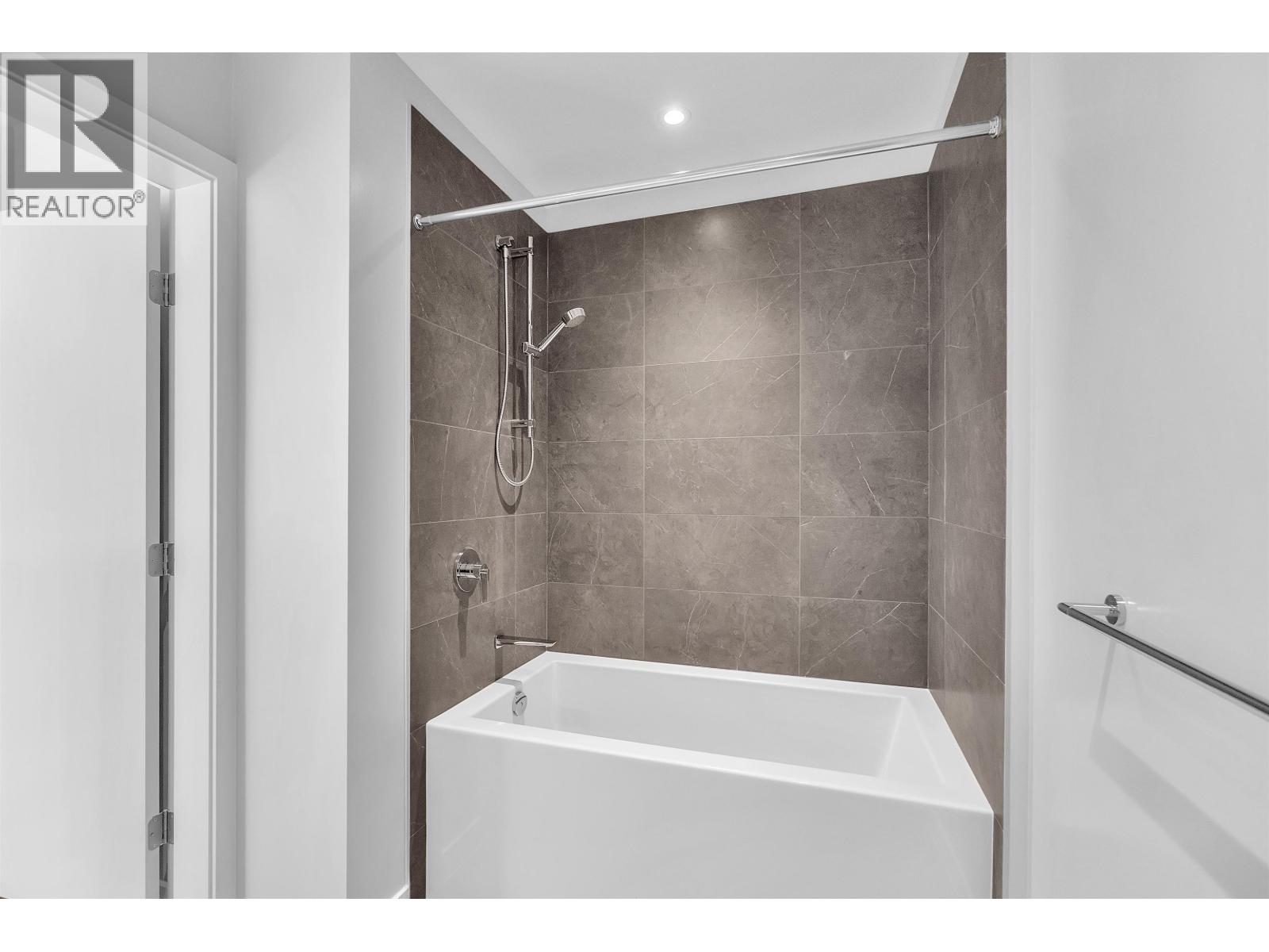 605 110 E 17th Street, North Vancouver, British Columbia  V7L 0K4 - Photo 27 - R3113166