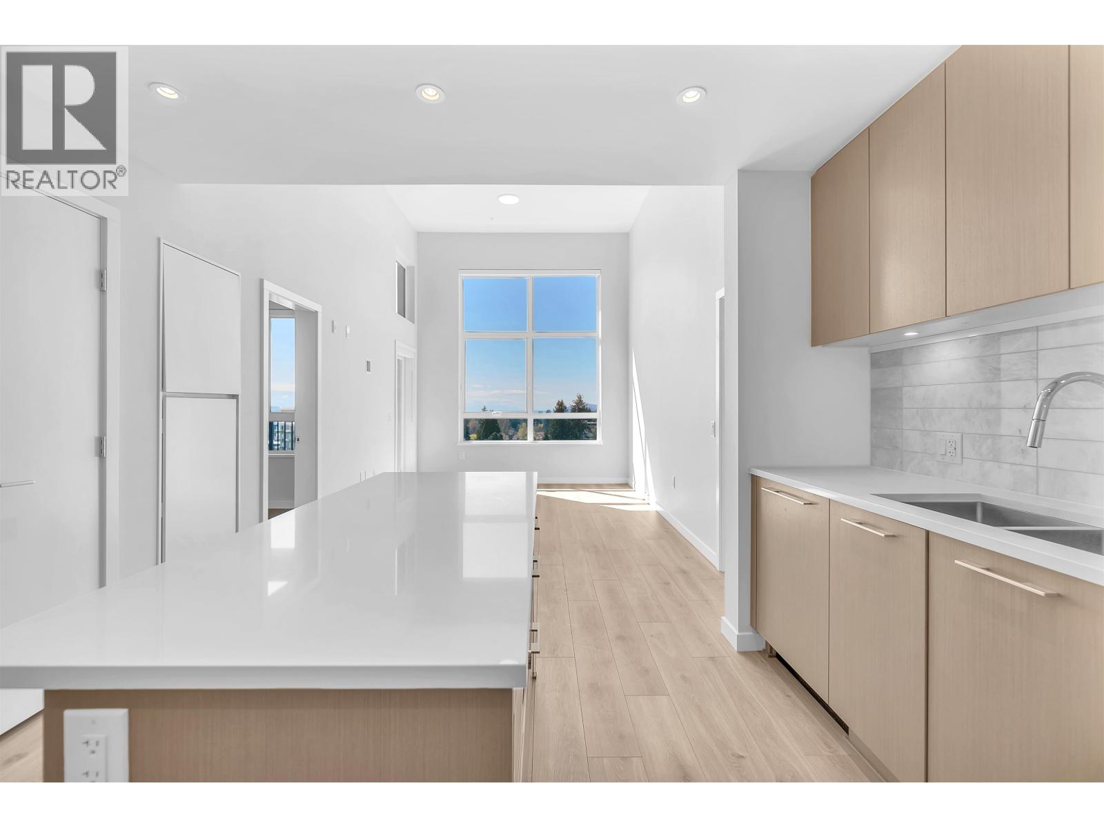 605 110 E 17th Street, North Vancouver, British Columbia  V7L 0K4 - Photo 5 - R3113166