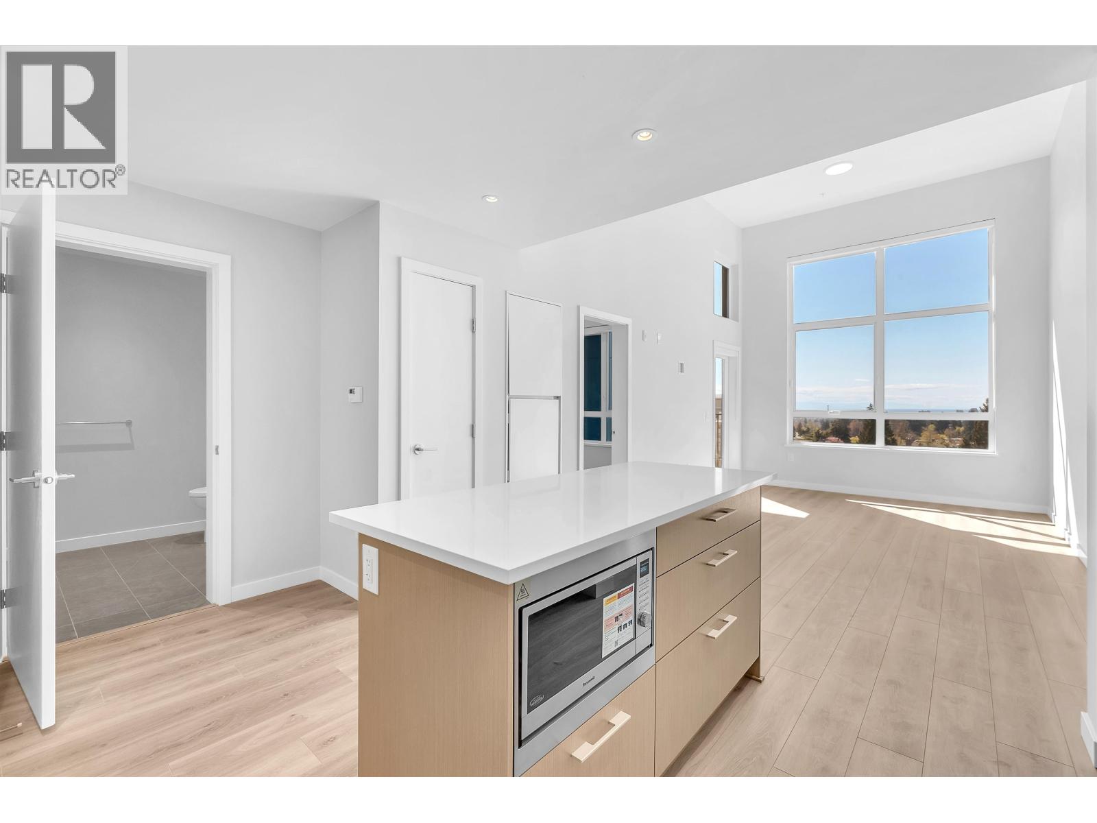 605 110 E 17th Street, North Vancouver, British Columbia  V7L 0K4 - Photo 6 - R3113166