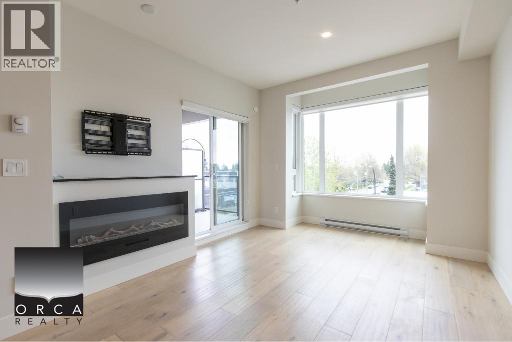 308 1633 Tatlow Avenue, North Vancouver, British Columbia  V7P 2Z8 - Photo 3 - R3113186