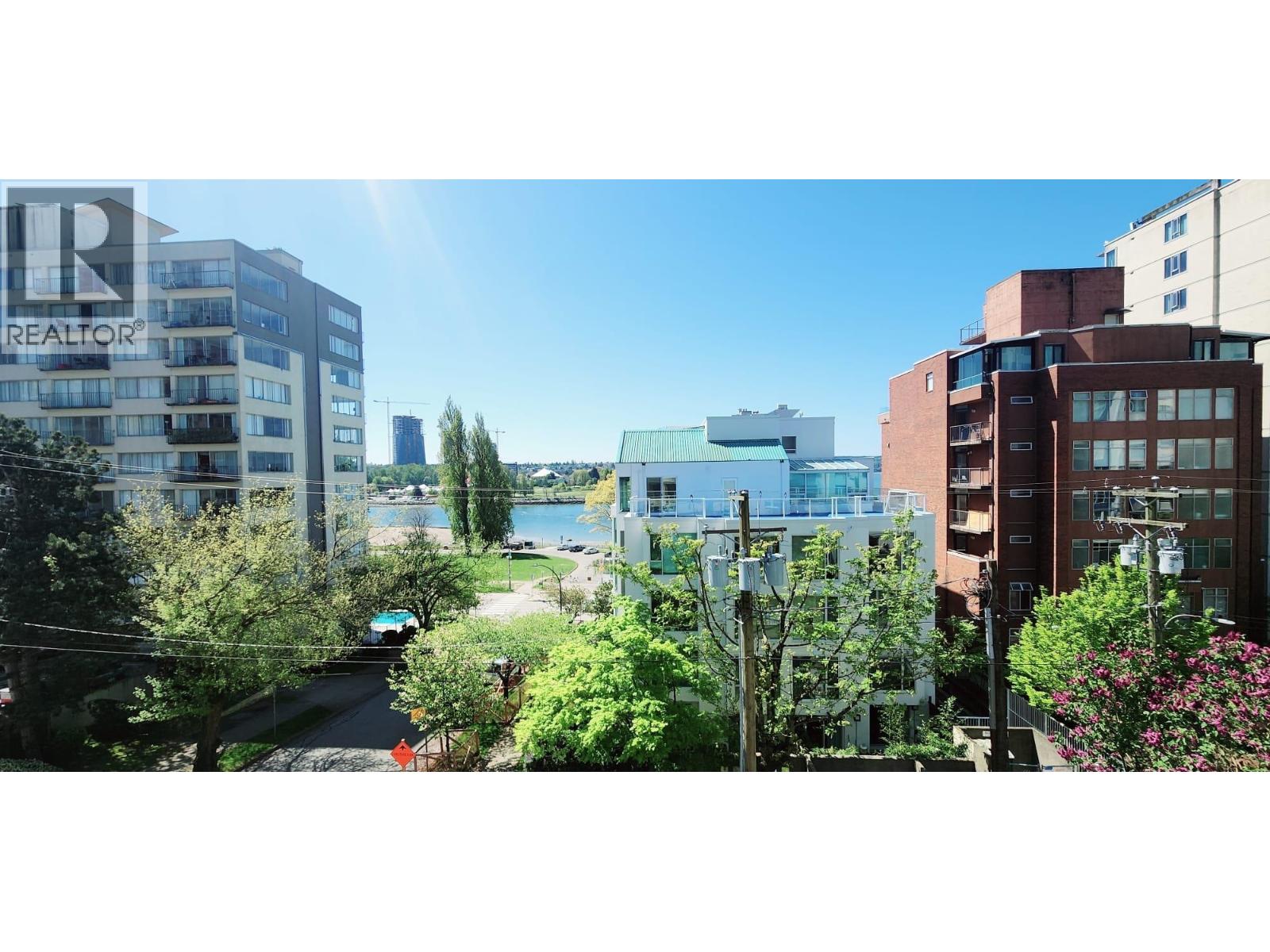 404 1406 W Harwood Street, Vancouver, British Columbia  V6G 1X5 - Photo 2 - R3113192