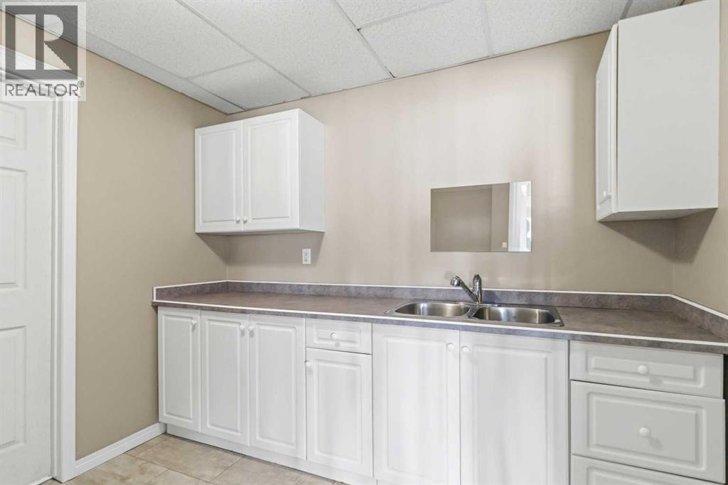 301 Brett Drive, Fort Mcmurray, Alberta  T9K 1S7 - Photo 35 - A2302706