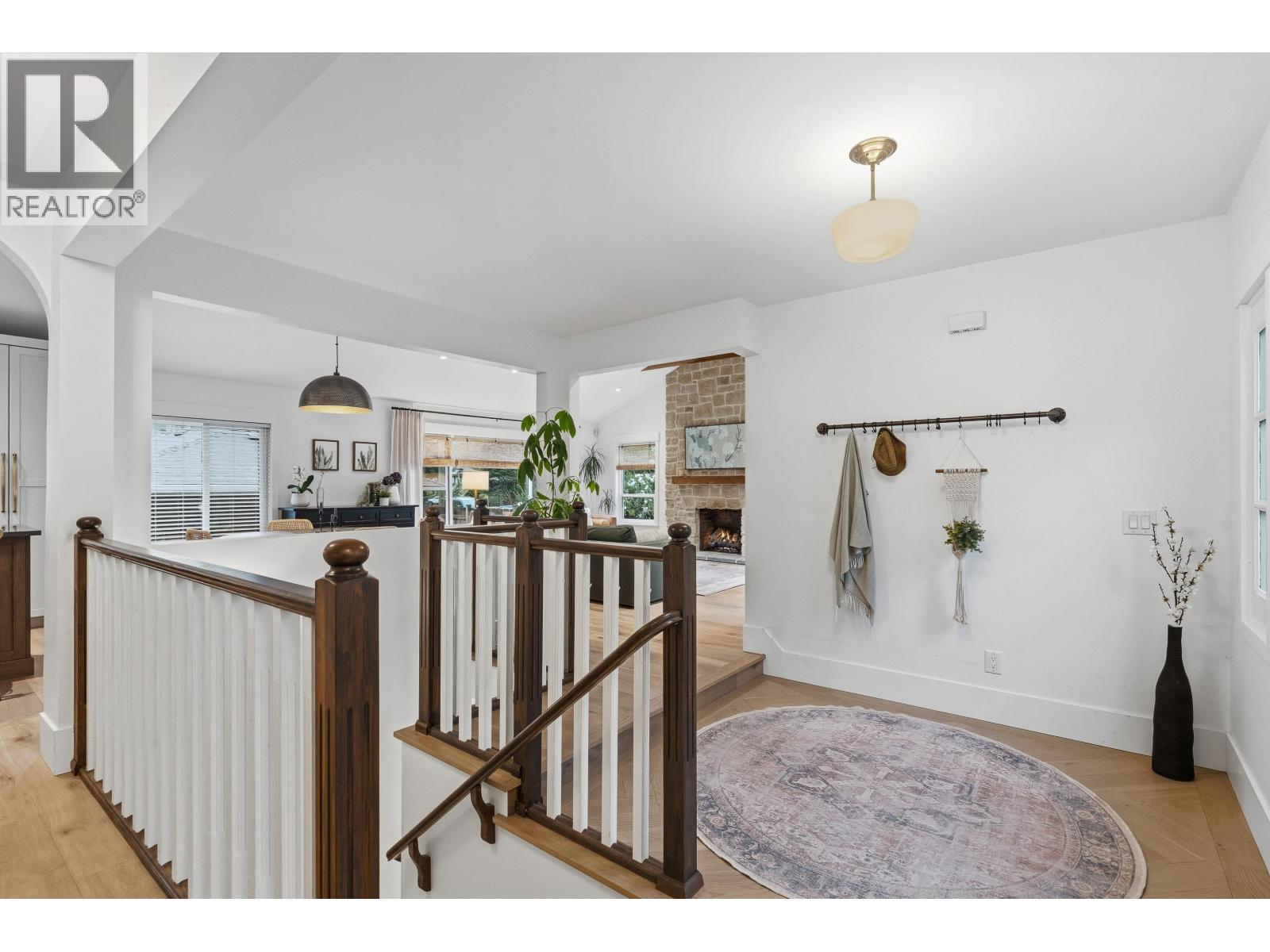 1335 Ridgewood Drive, North Vancouver, British Columbia  V7R 1J4 - Photo 4 - R3113138