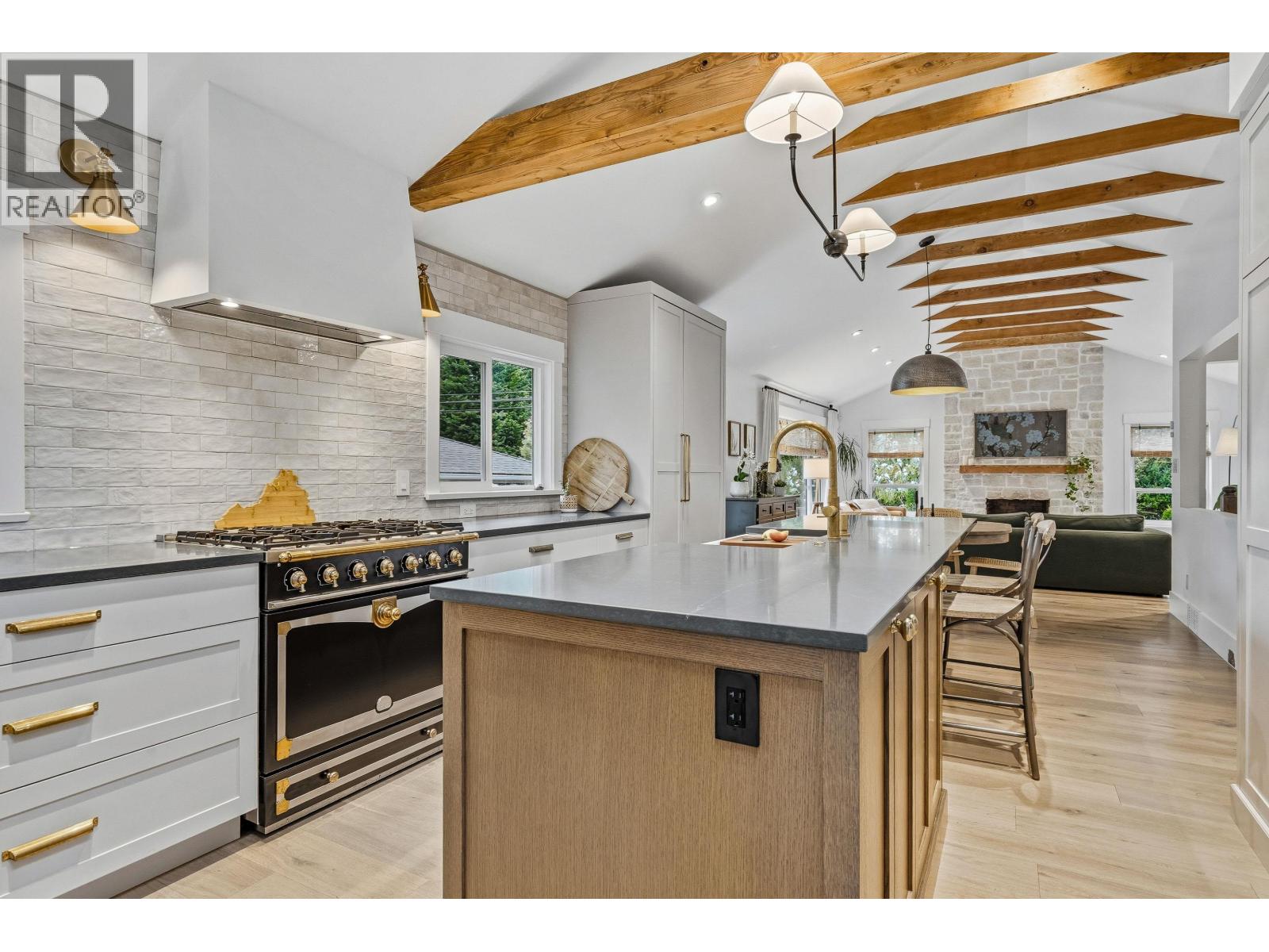 1335 Ridgewood Drive, North Vancouver, British Columbia  V7R 1J4 - Photo 16 - R3113138